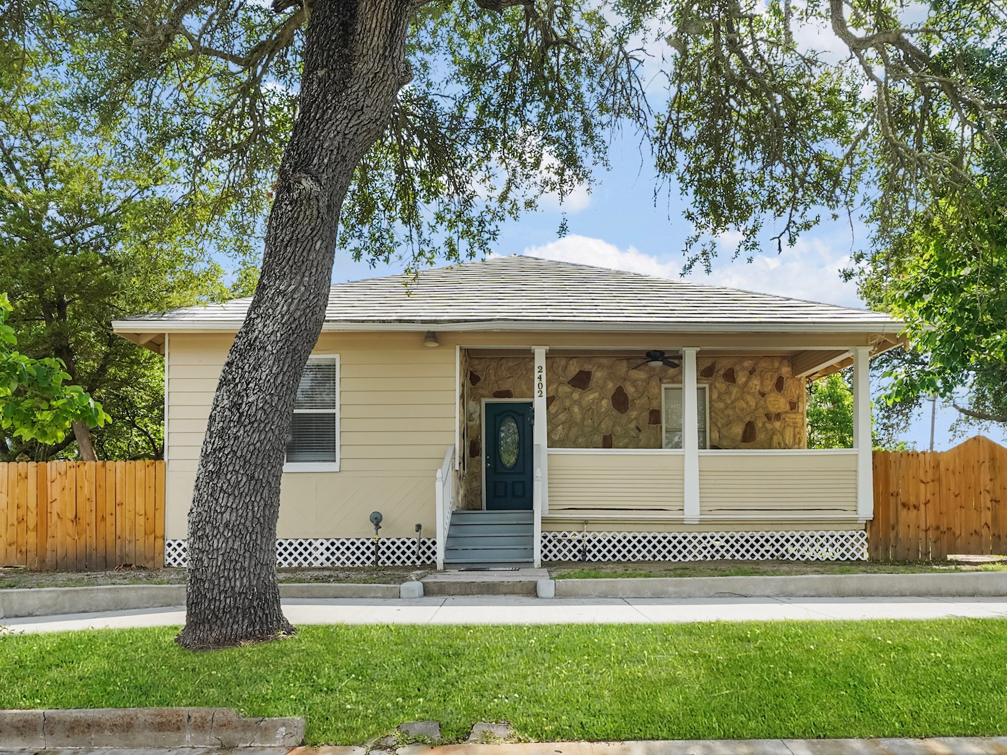 2402 49th Street Property Photo 1