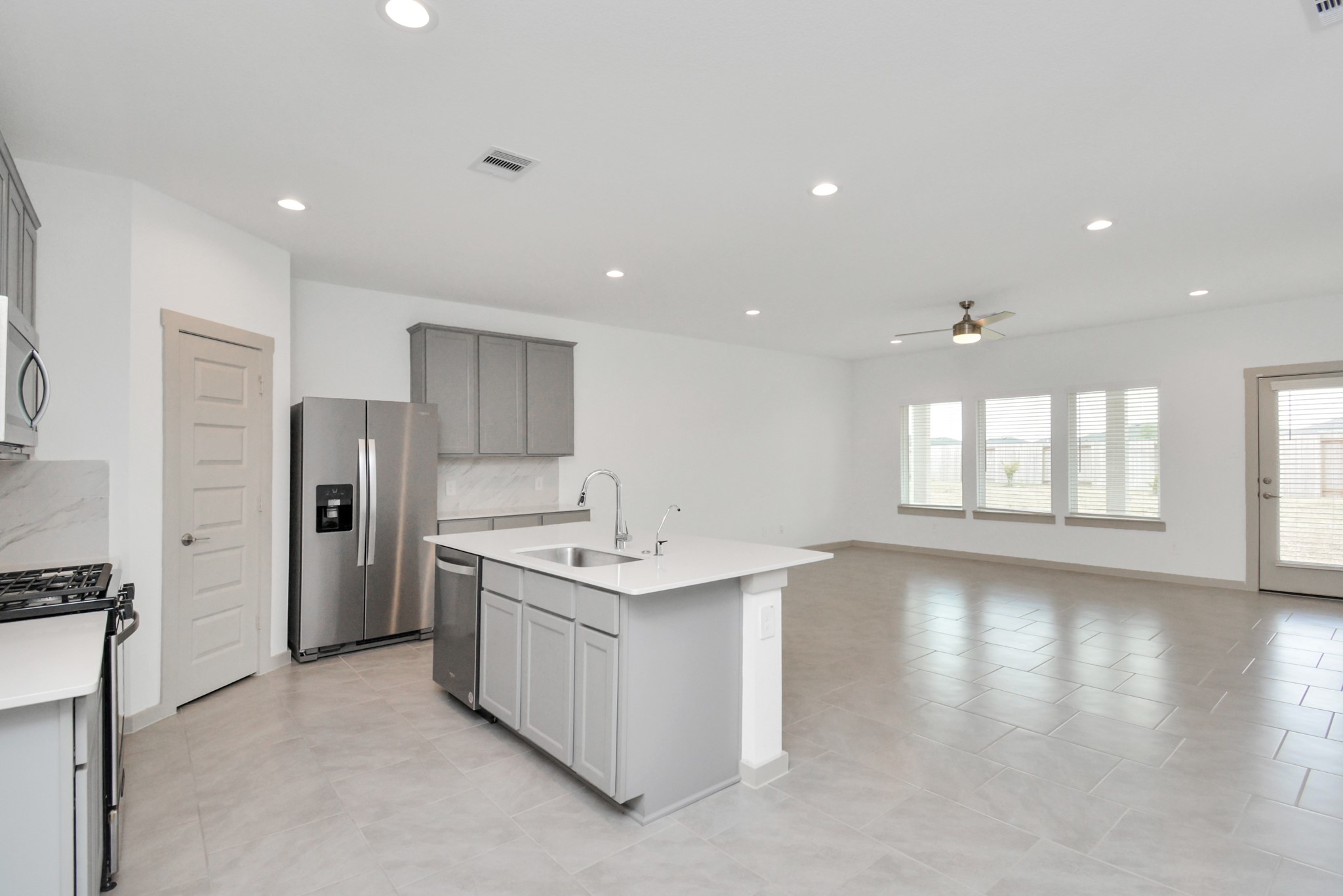 4010 Elk Creek Court Property Photo 7