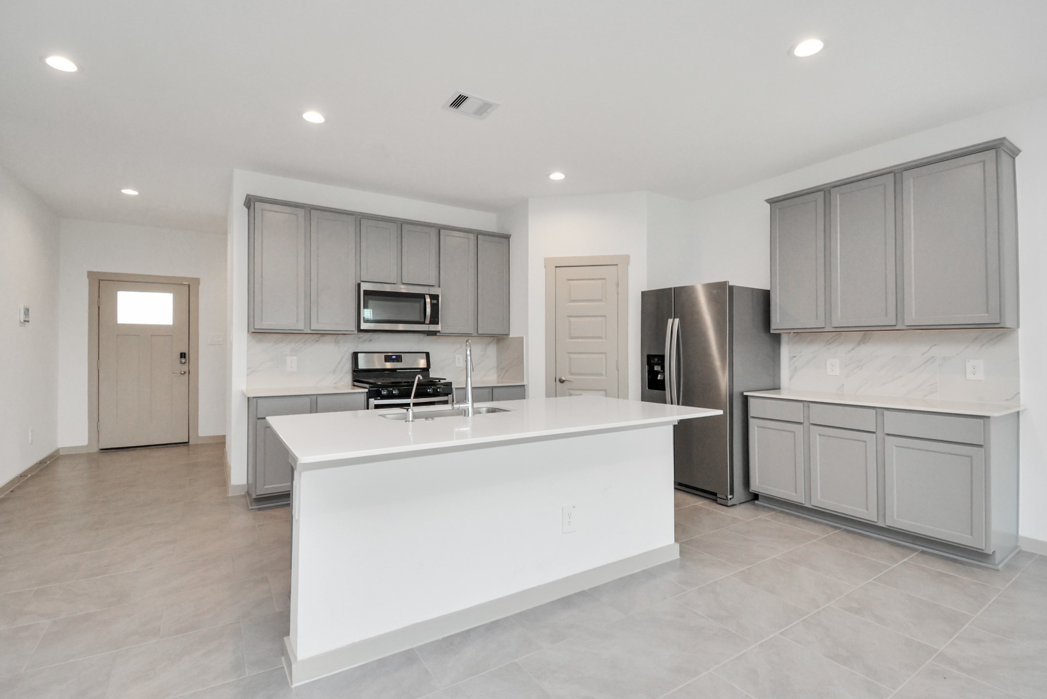 4010 Elk Creek Court Property Photo 8