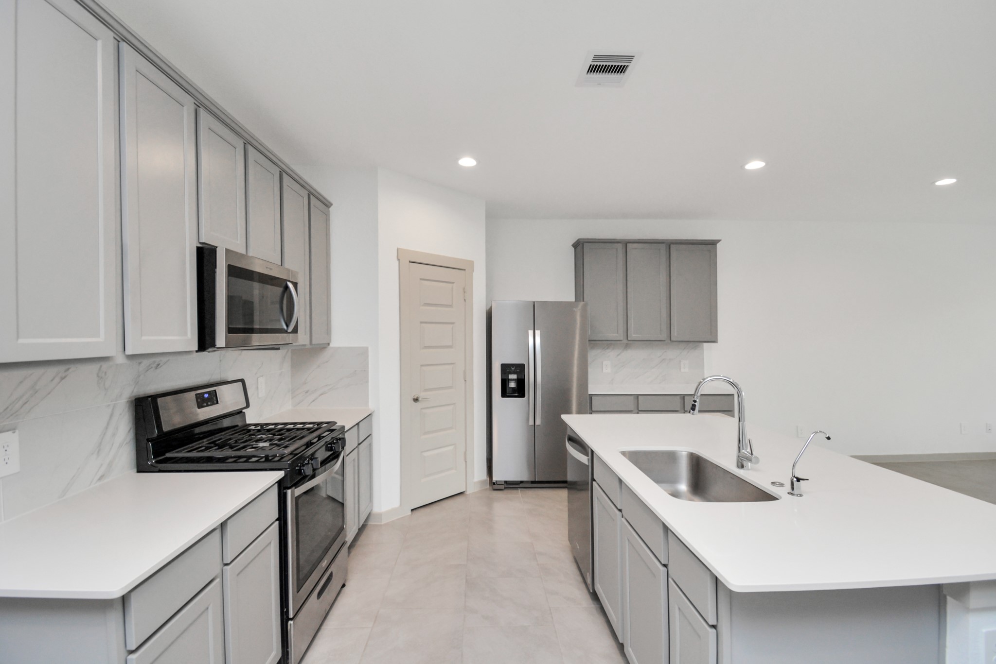 4010 Elk Creek Court Property Photo 9