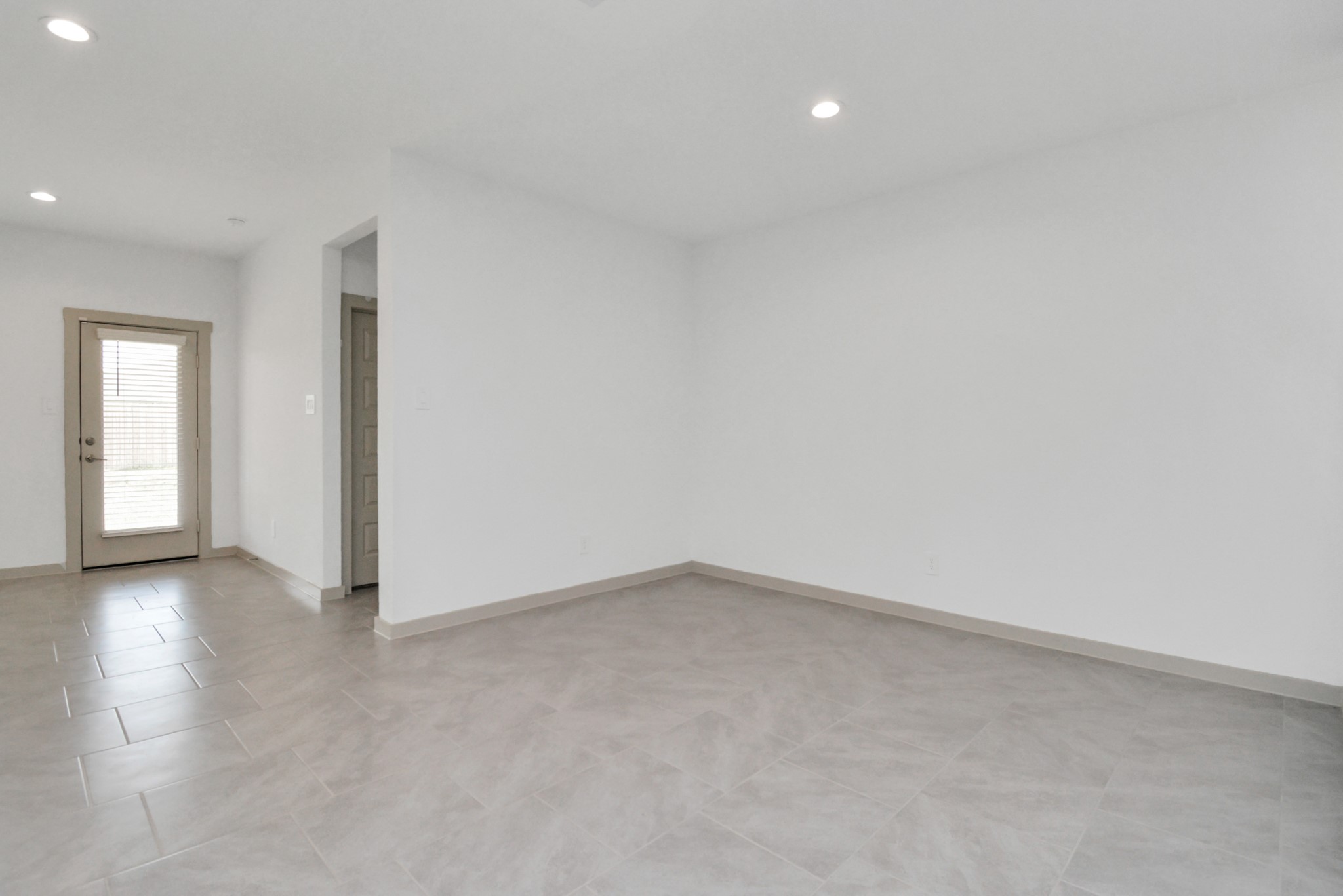 4010 Elk Creek Court Property Photo 10