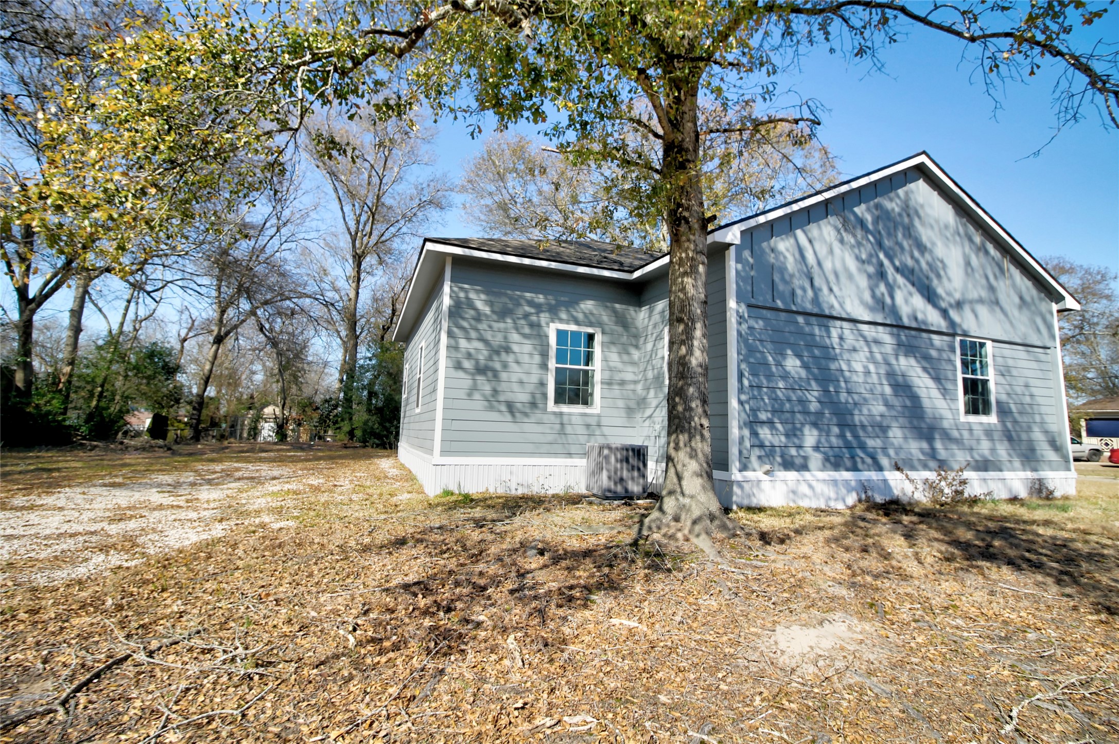 322 Montrose Street Property Photo 1