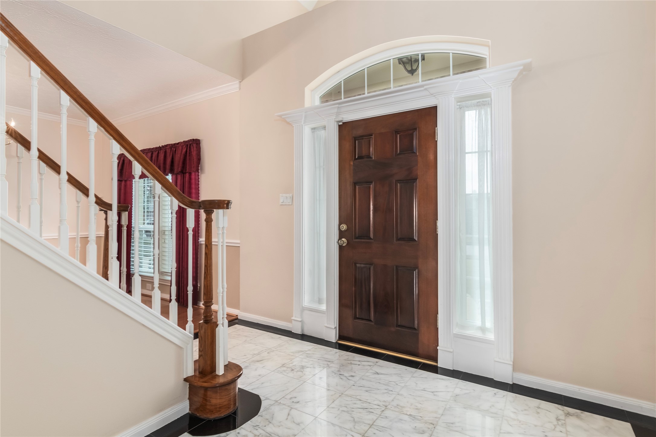 5011 White Manor Drive Property Photo 6