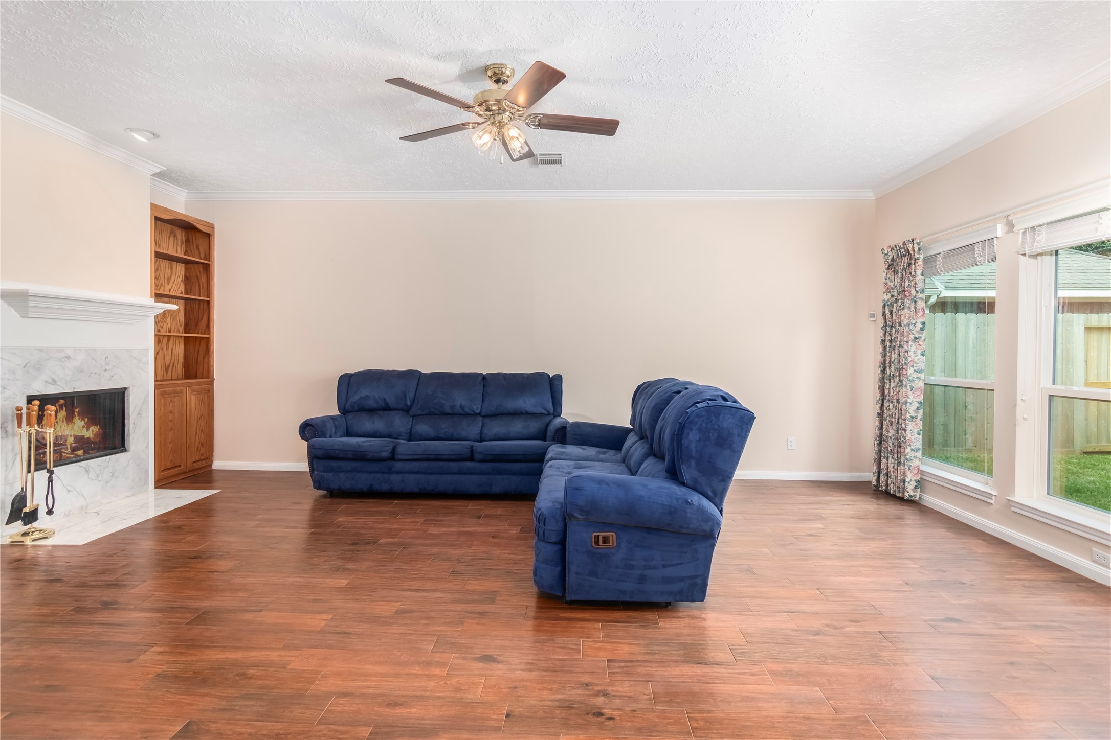 5011 White Manor Drive Property Photo 10