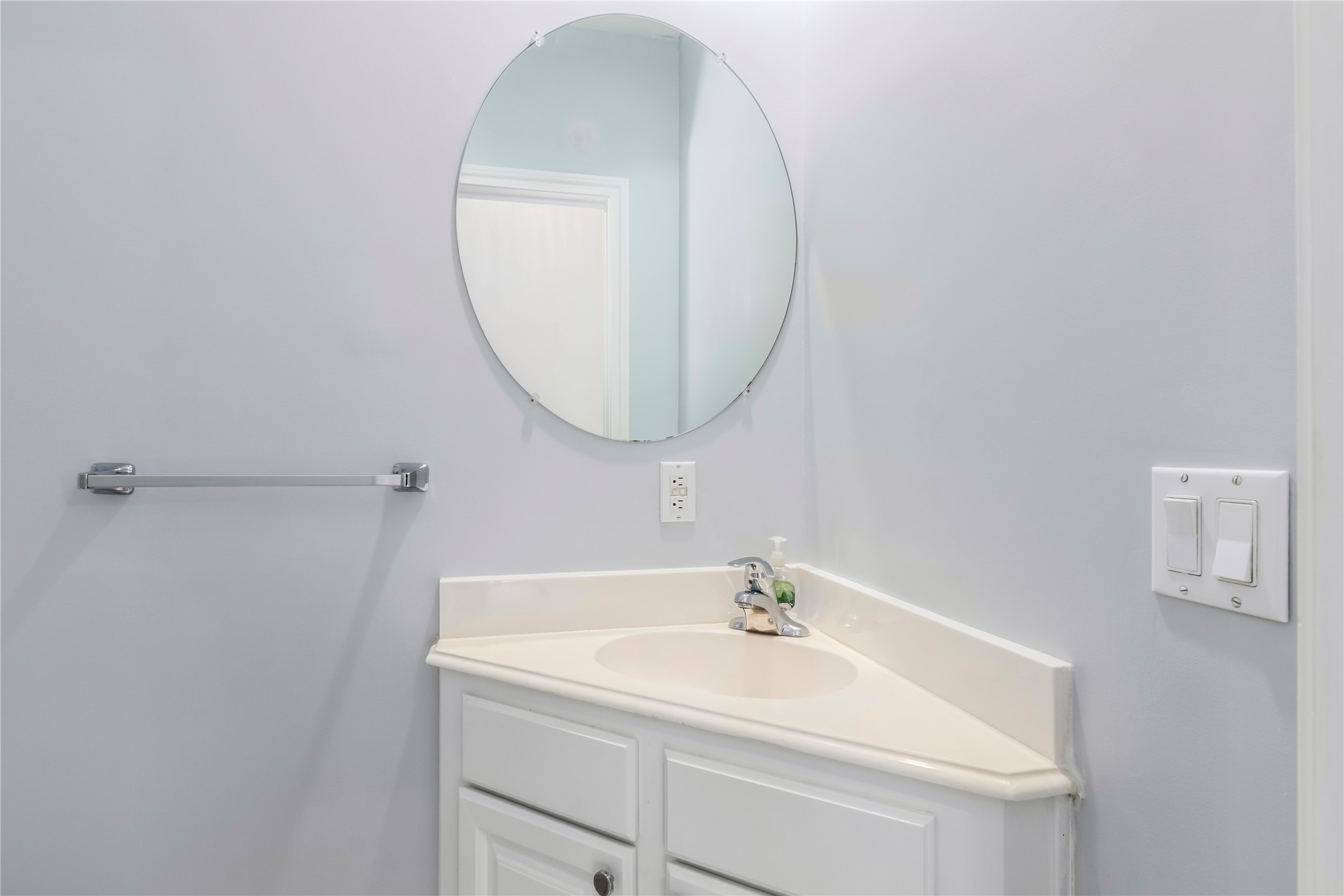 5011 White Manor Drive Property Photo 17