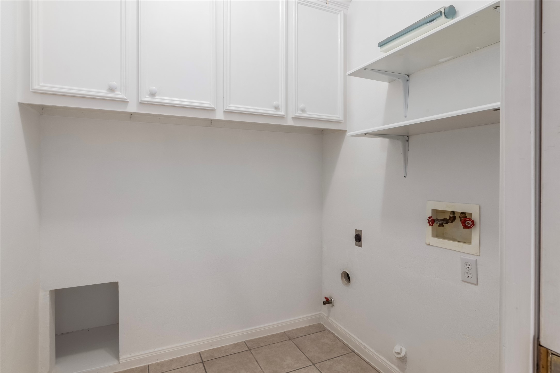 5011 White Manor Drive Property Photo 18