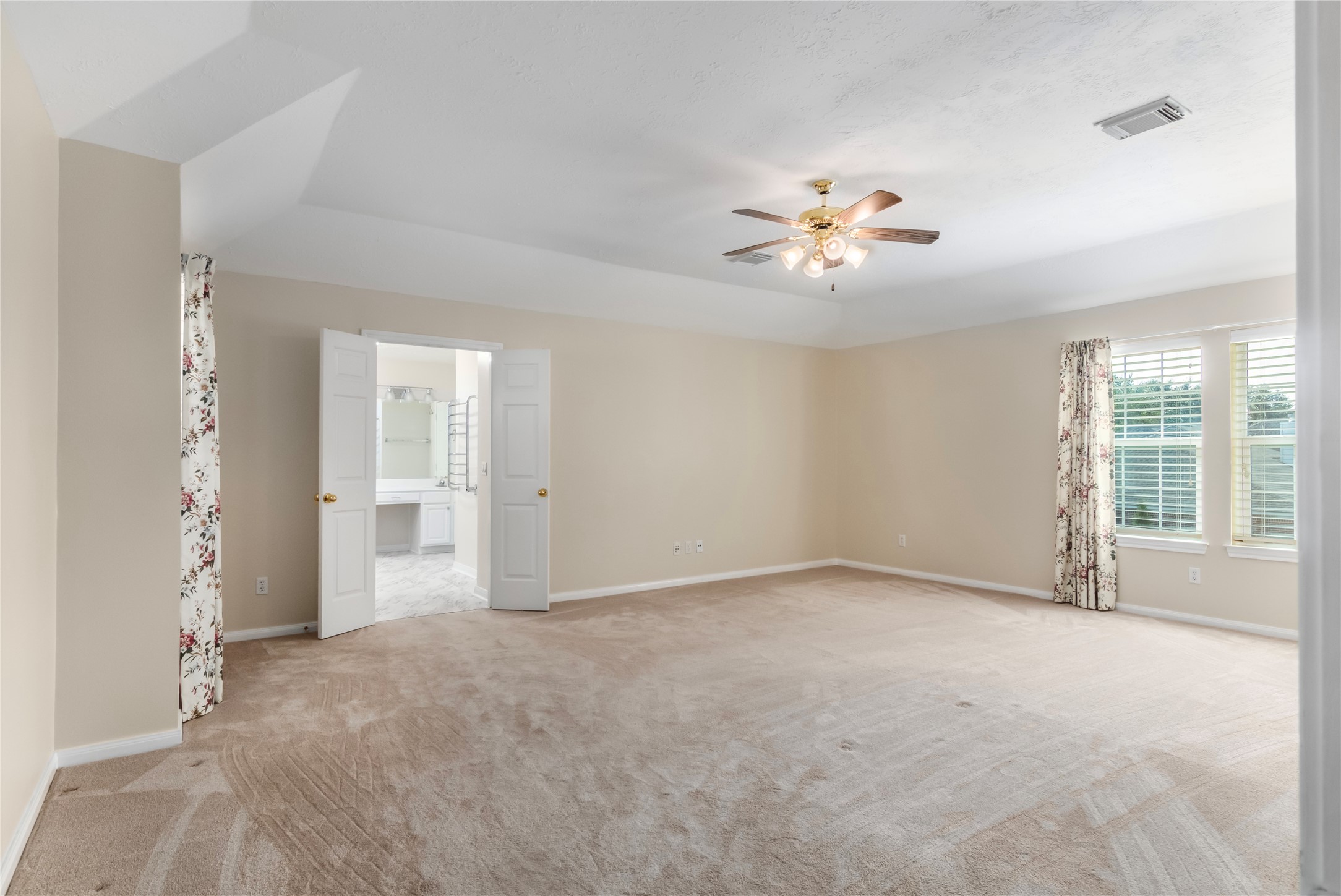 5011 White Manor Drive Property Photo 19
