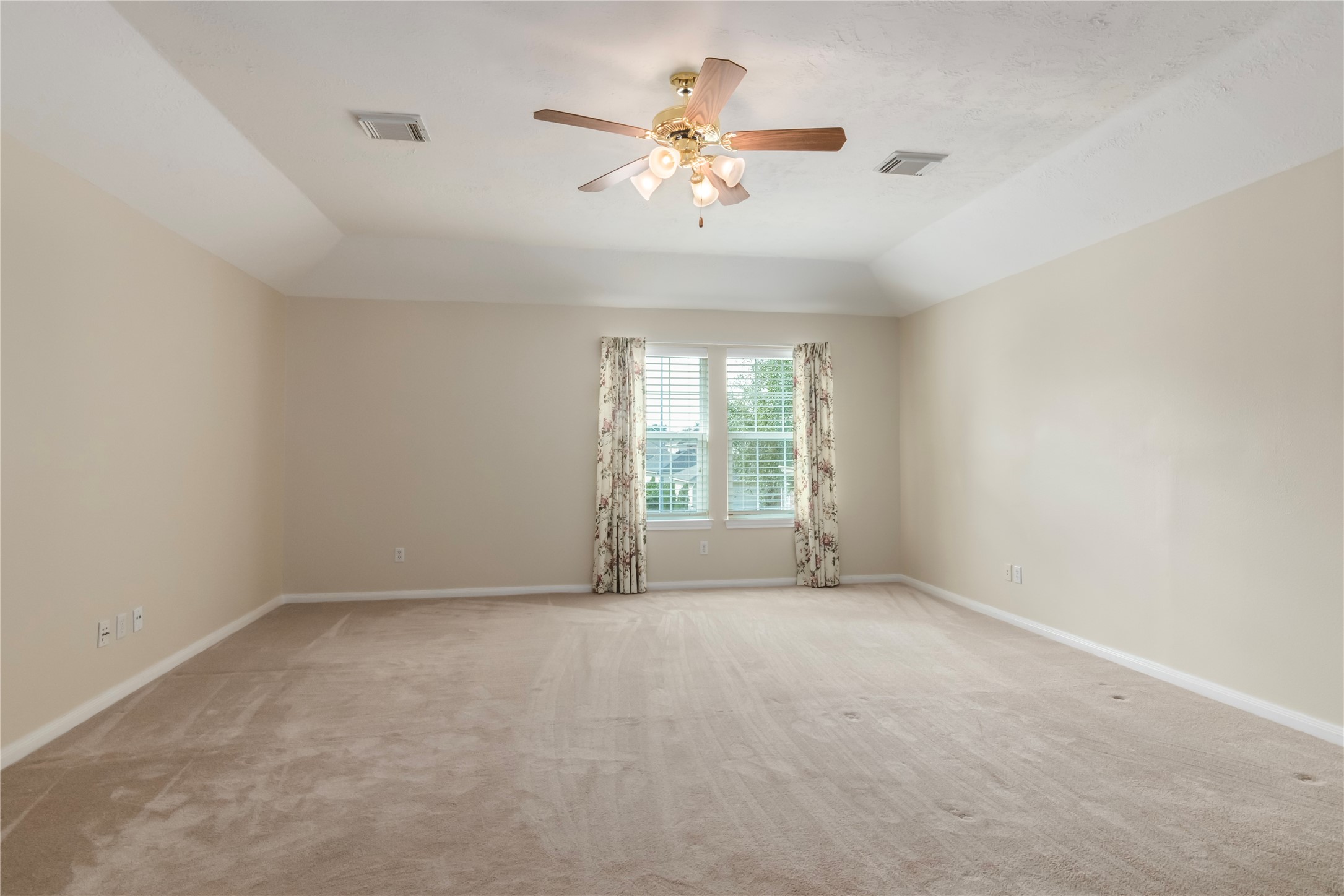 5011 White Manor Drive Property Photo 20
