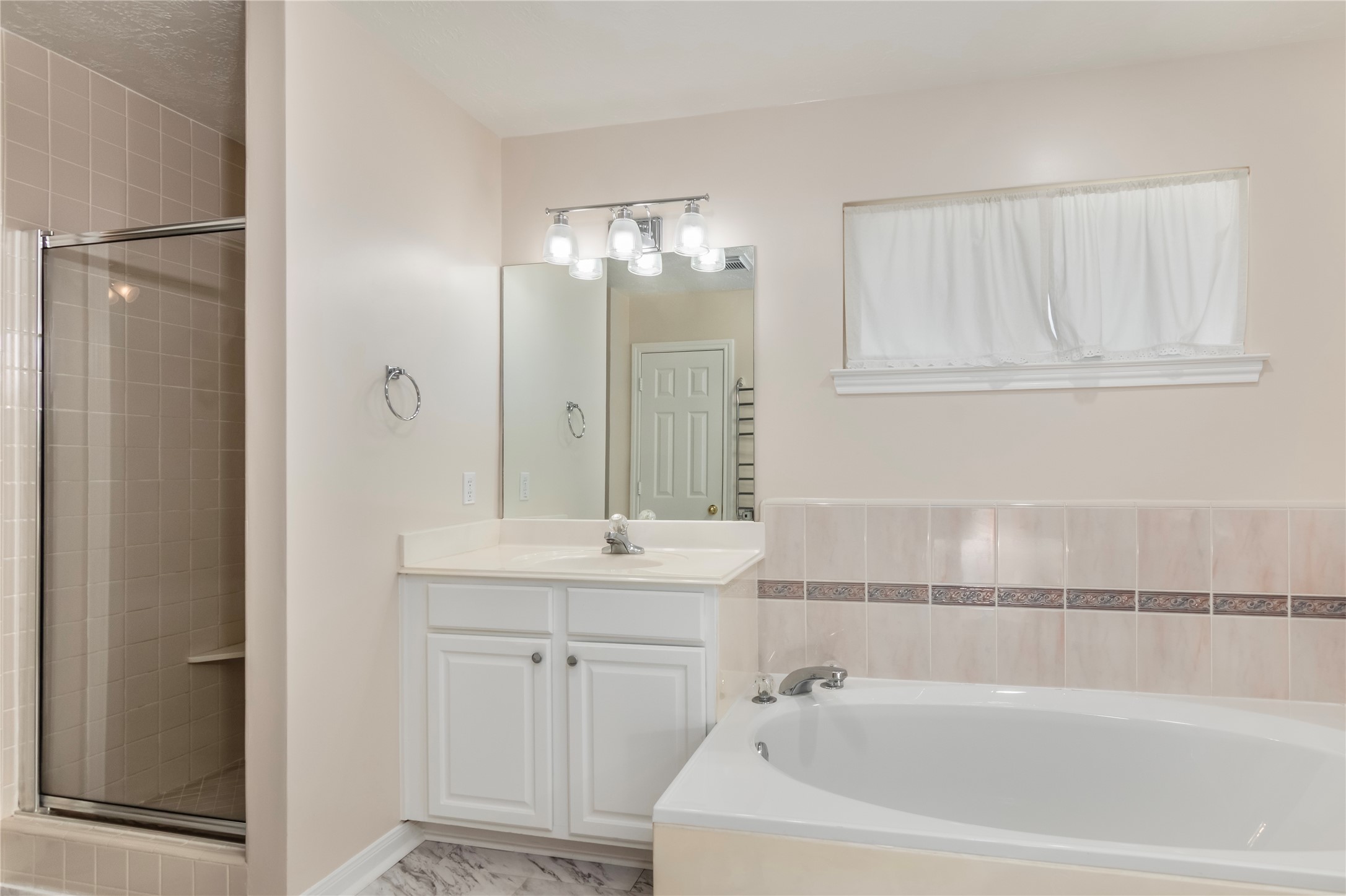 5011 White Manor Drive Property Photo 23