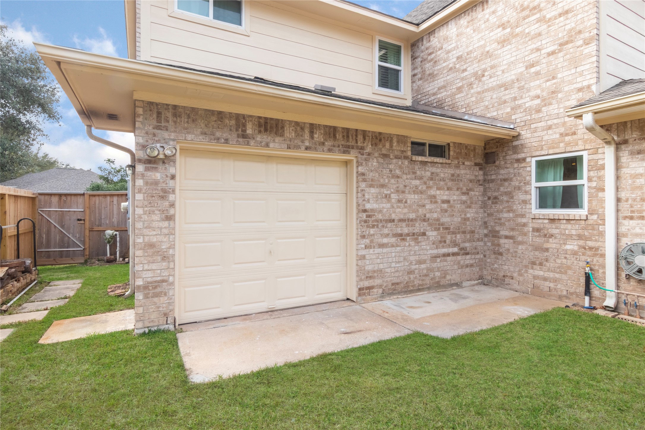 5011 White Manor Drive Property Photo 32