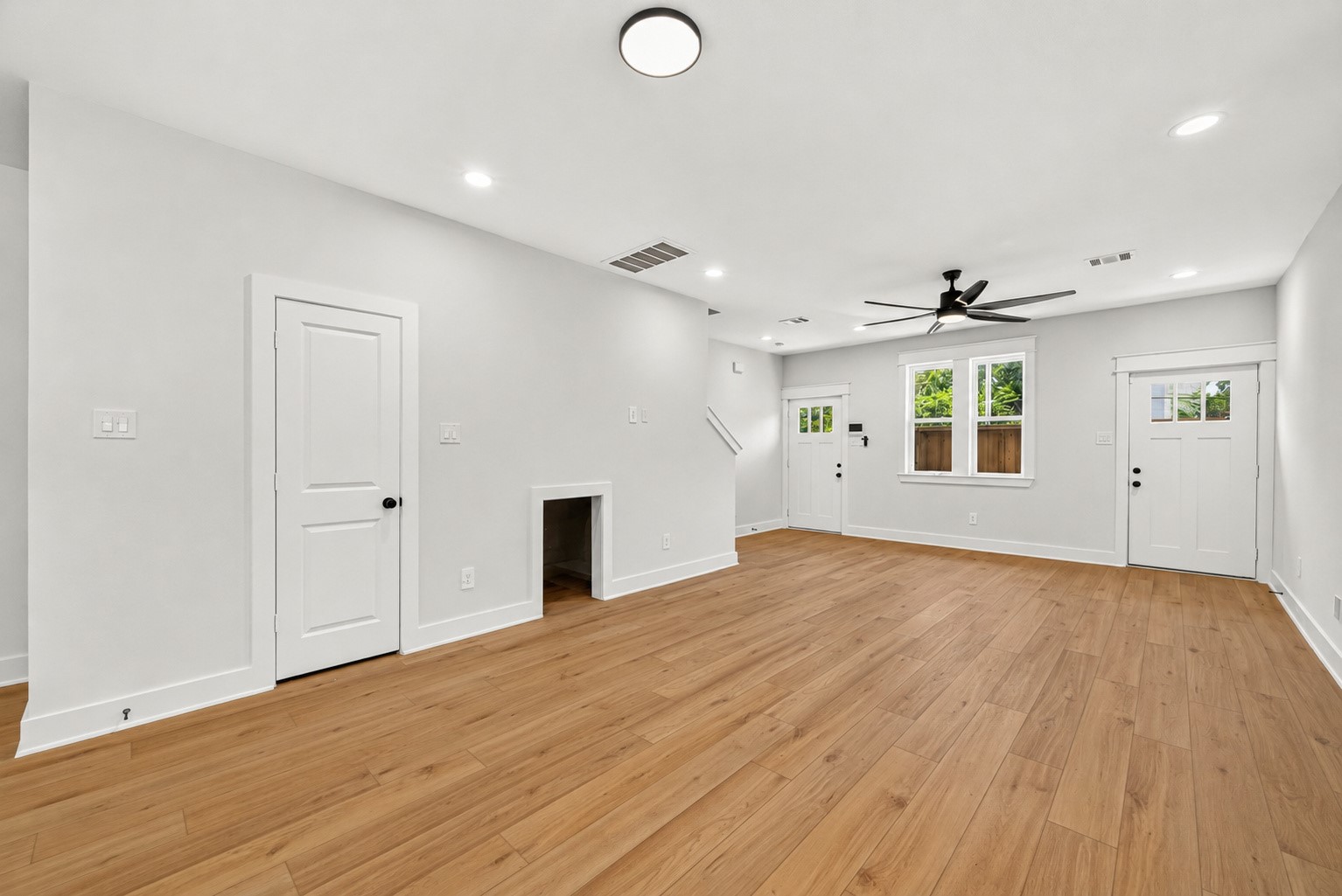 7830 Beckley Street Front Property Photo 7