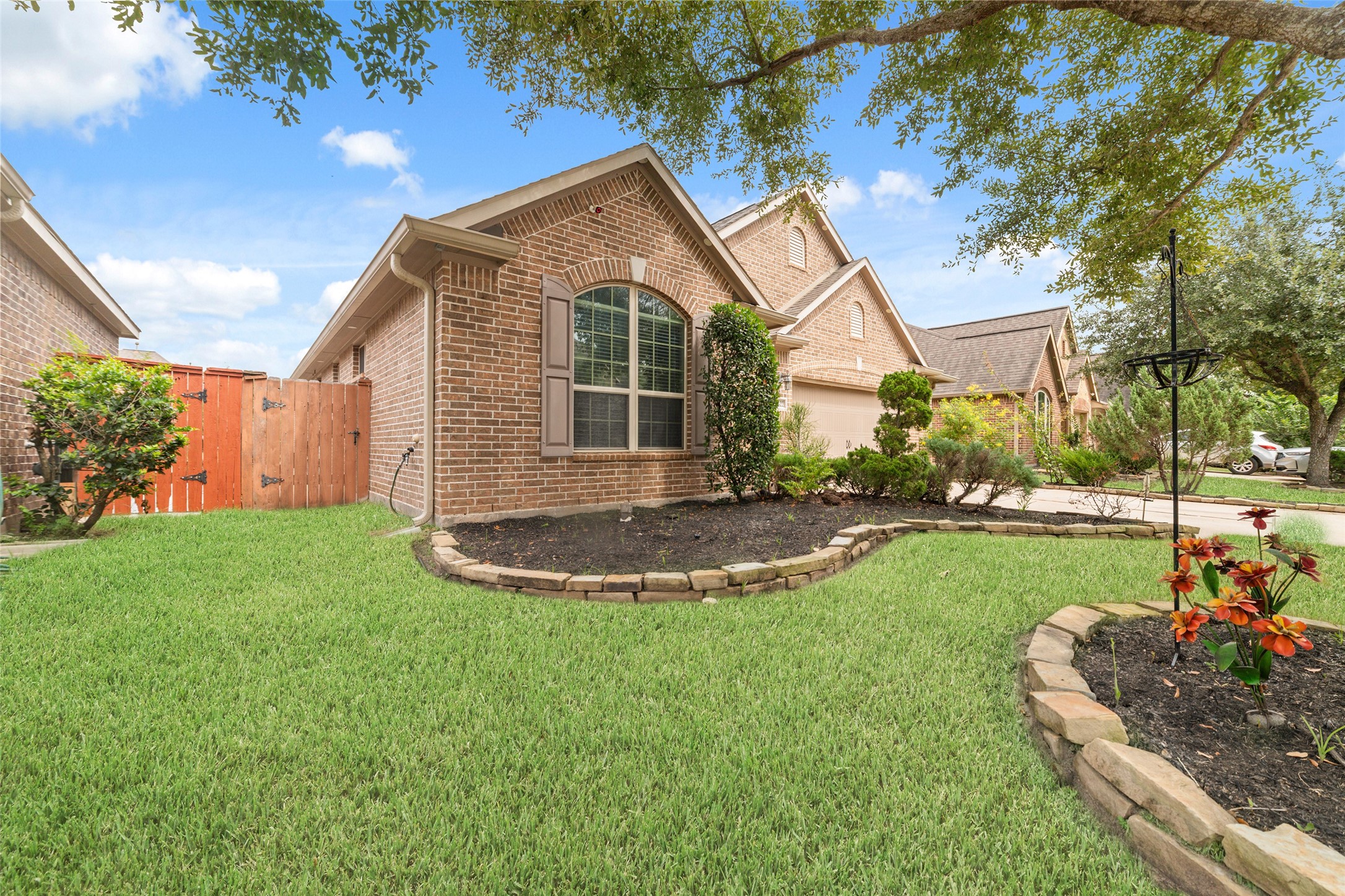 17622 Barrowfield Lane Property Photo 2