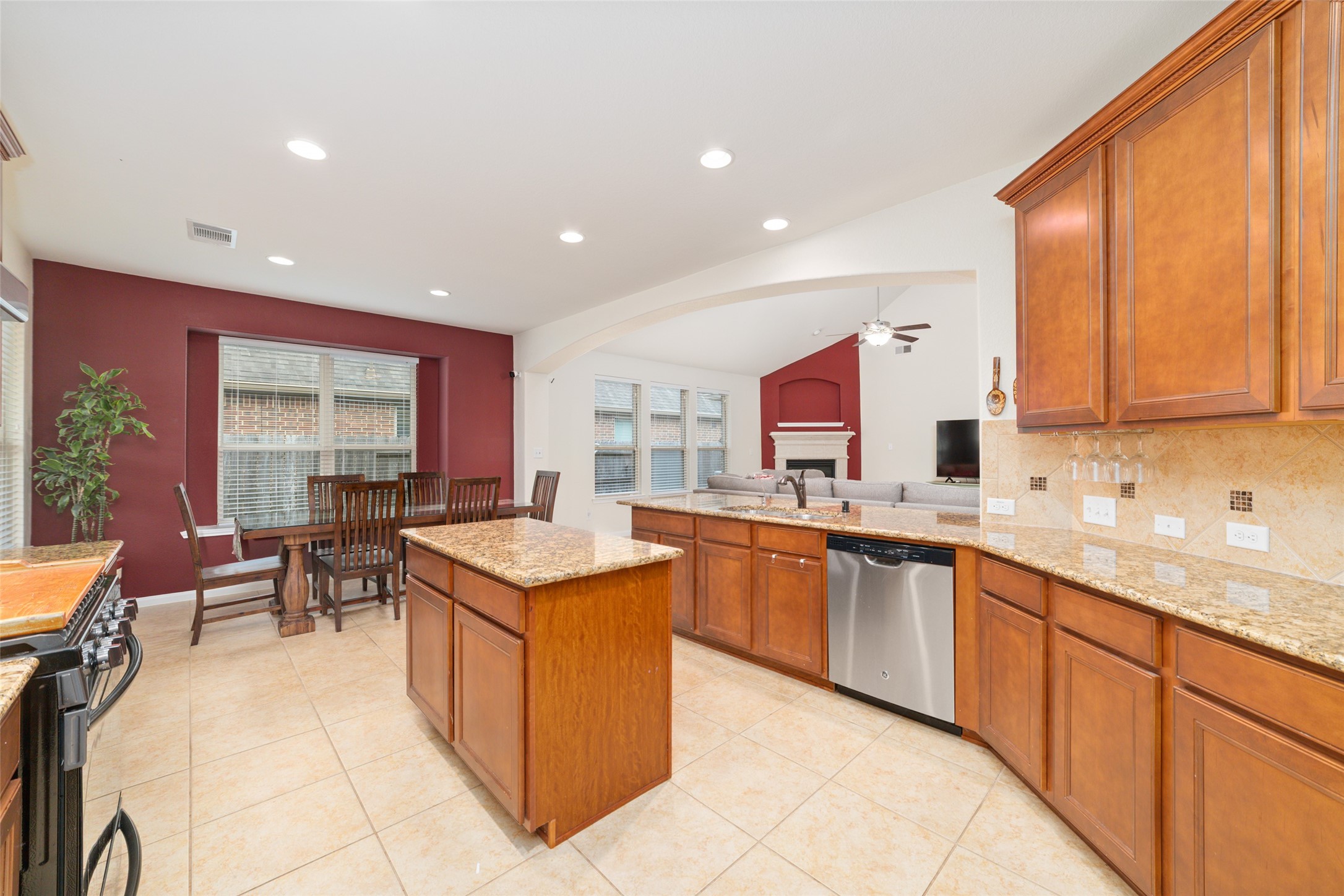 17622 Barrowfield Lane Property Photo 8