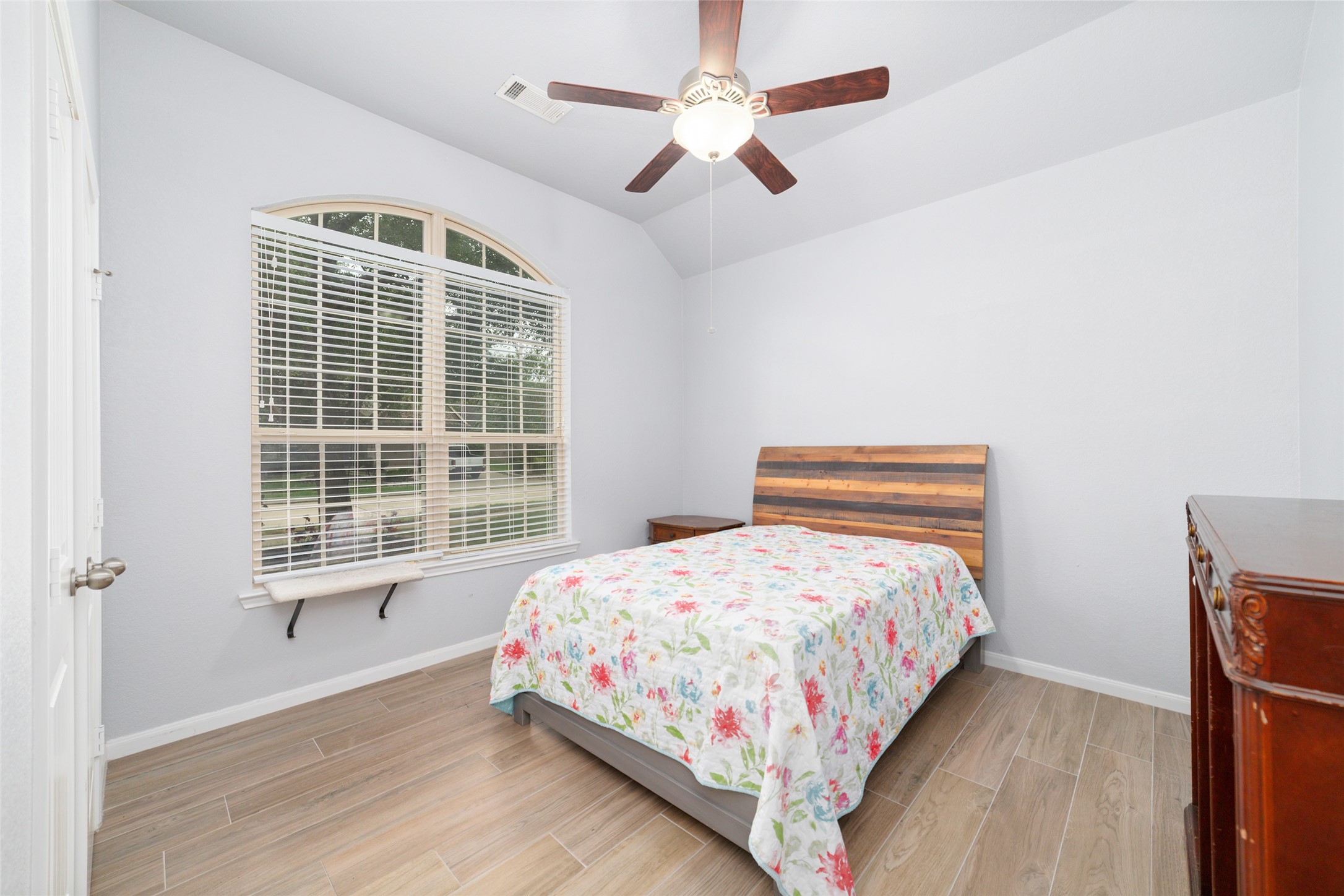17622 Barrowfield Lane Property Photo 13