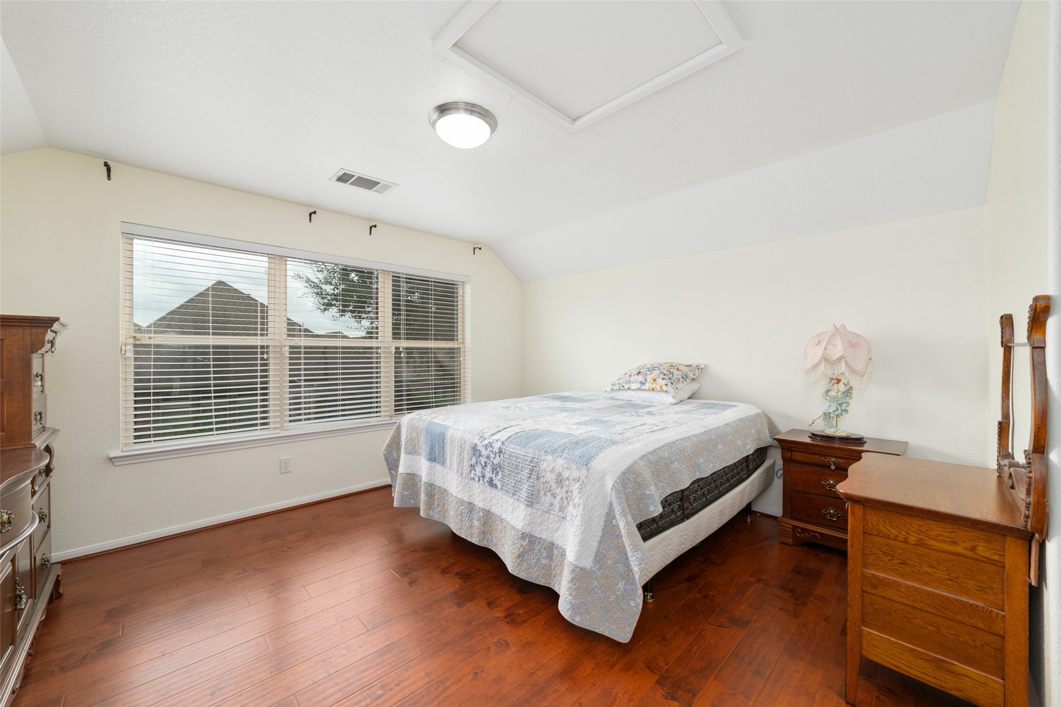 17622 Barrowfield Lane Property Photo 18