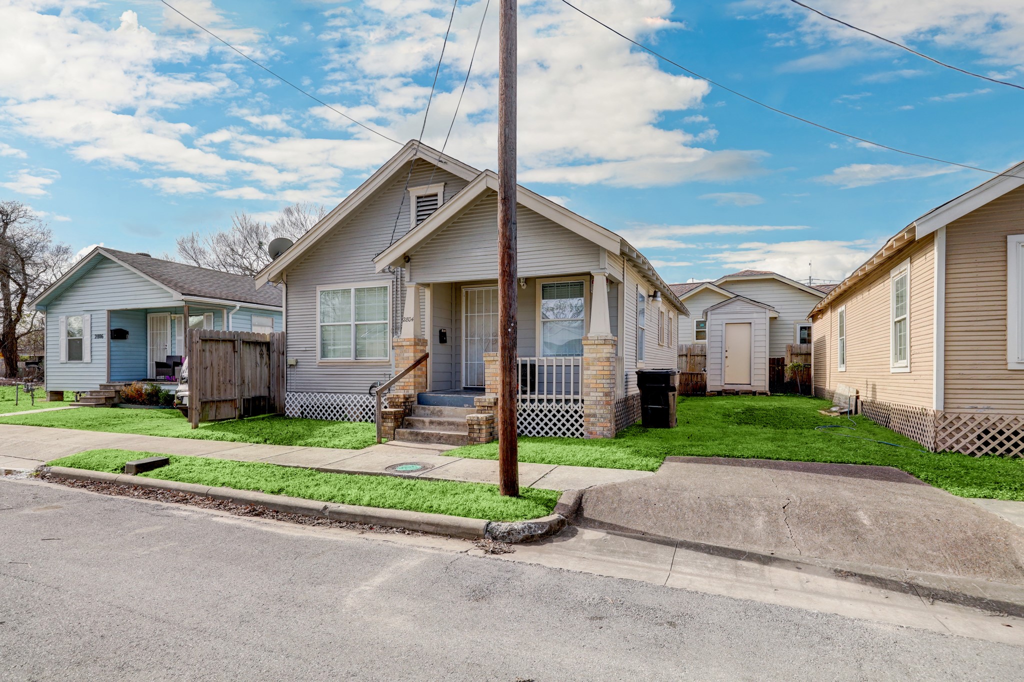 2804 Netleton St Property Photo 3