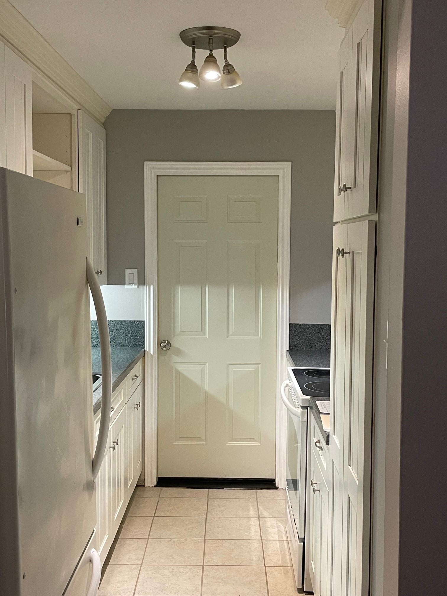 2614 N Red Cedar Circle Property Photo 8
