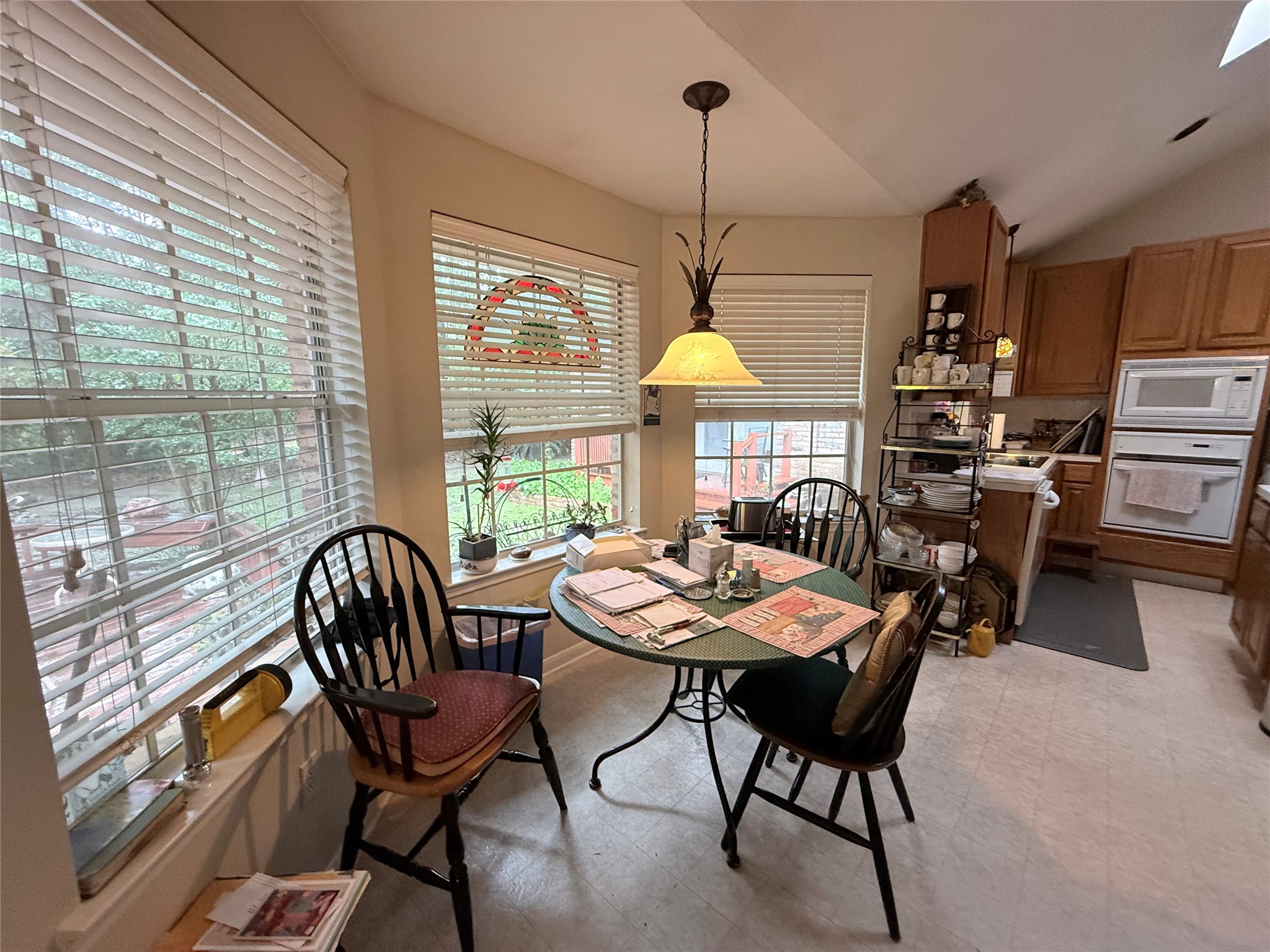 1600 Carriage Run W Property Photo 6