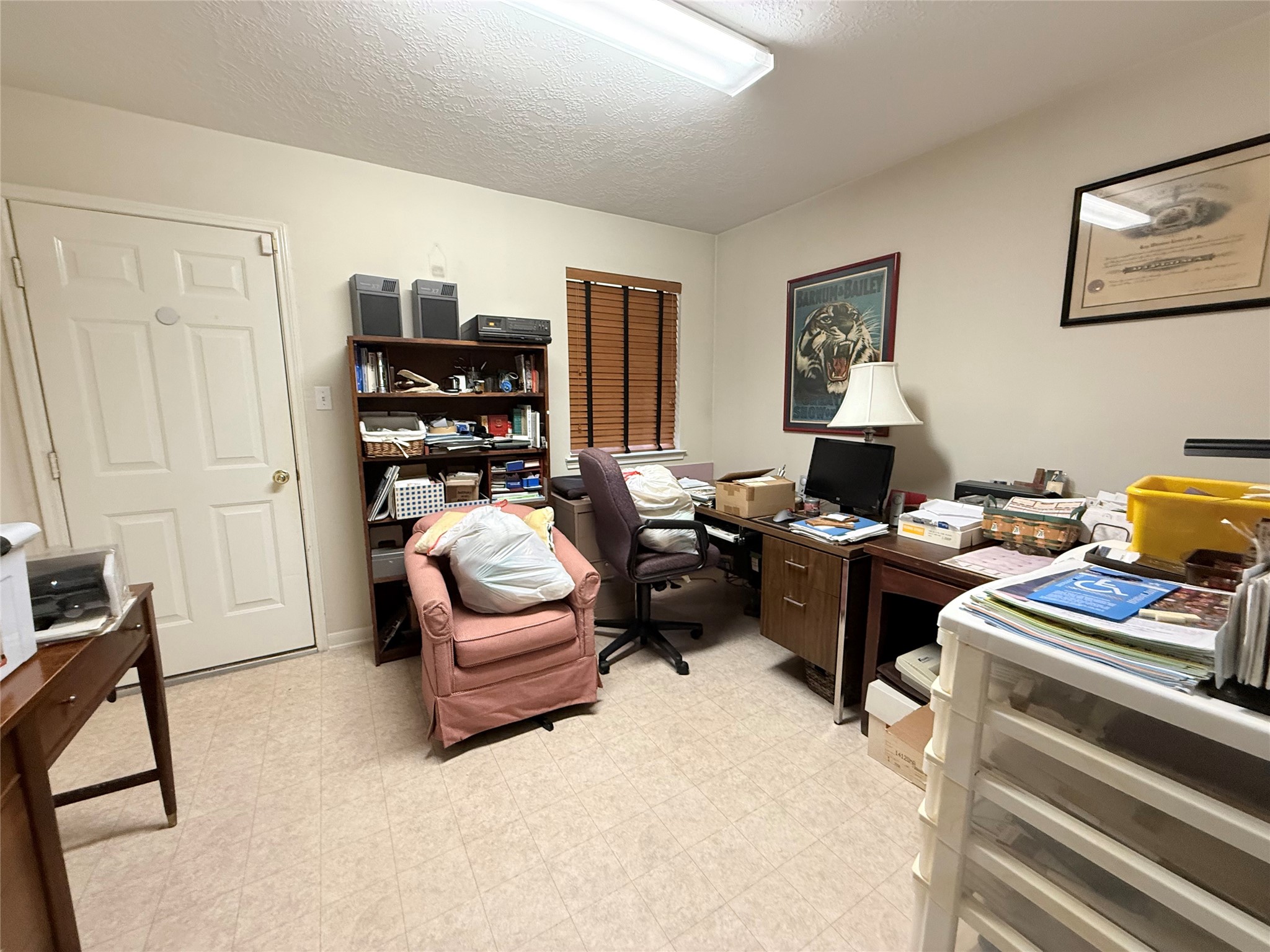 1600 Carriage Run W Property Photo 7