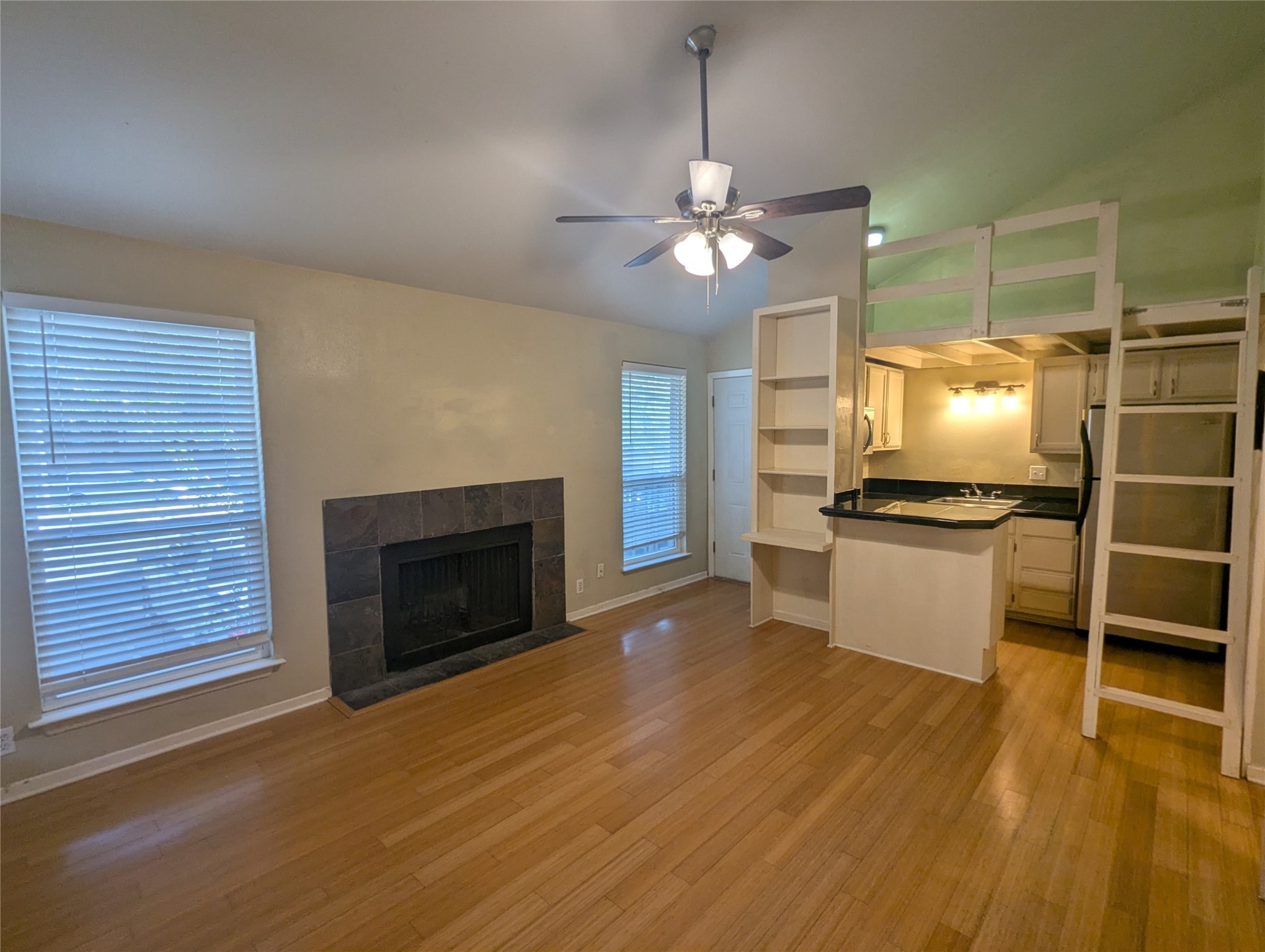 1000 W 26th Street 201 Property Photo 1