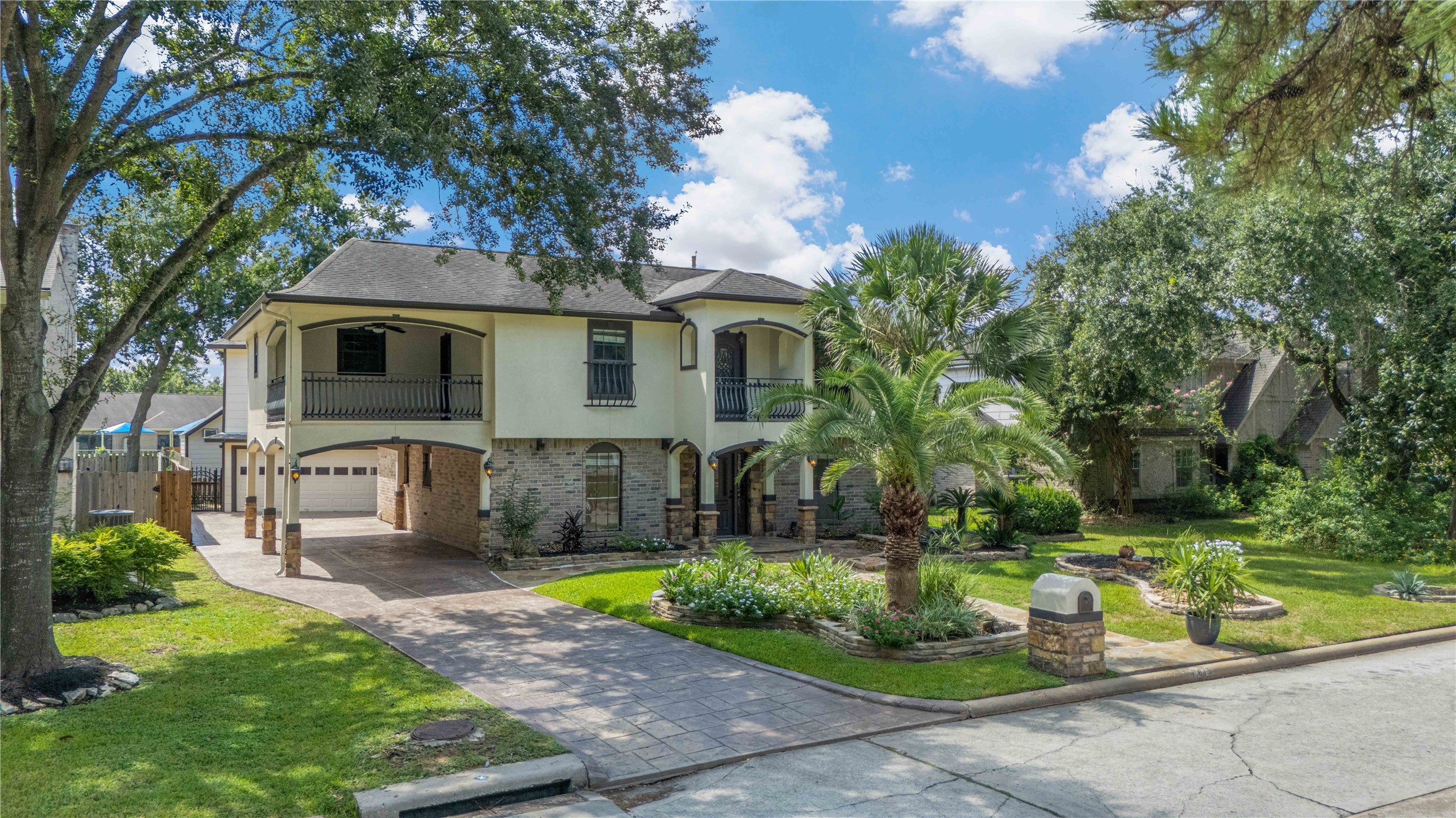 7615 Fernbrook Lane Property Photo 3
