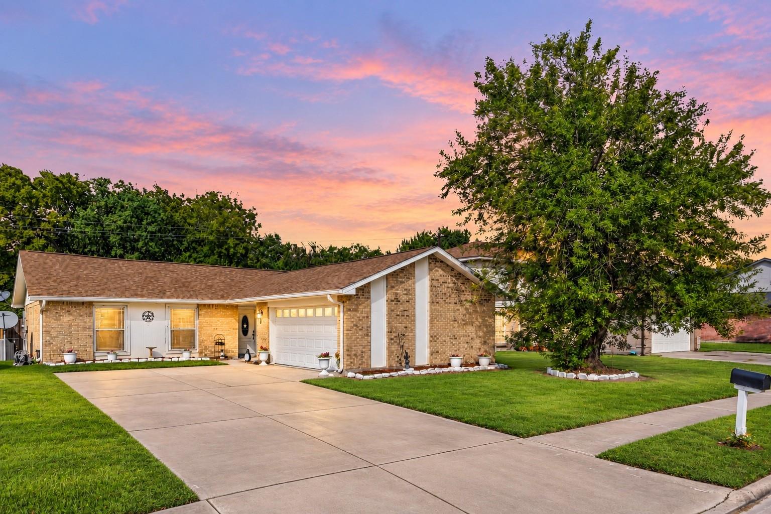 3006 Sandpiper Drive, Baytown TX 77521