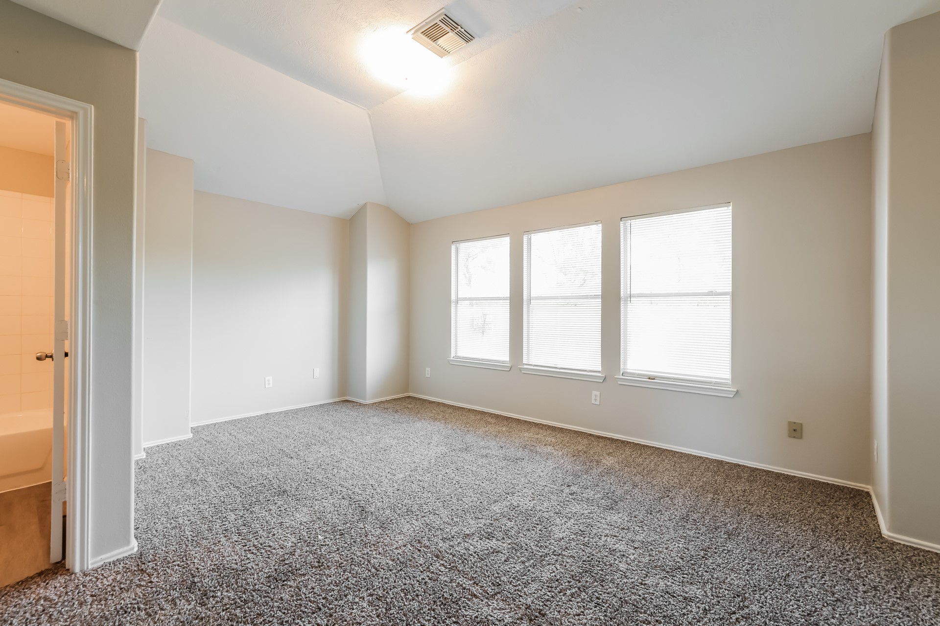 7507 Kennemer Drive Property Photo 8
