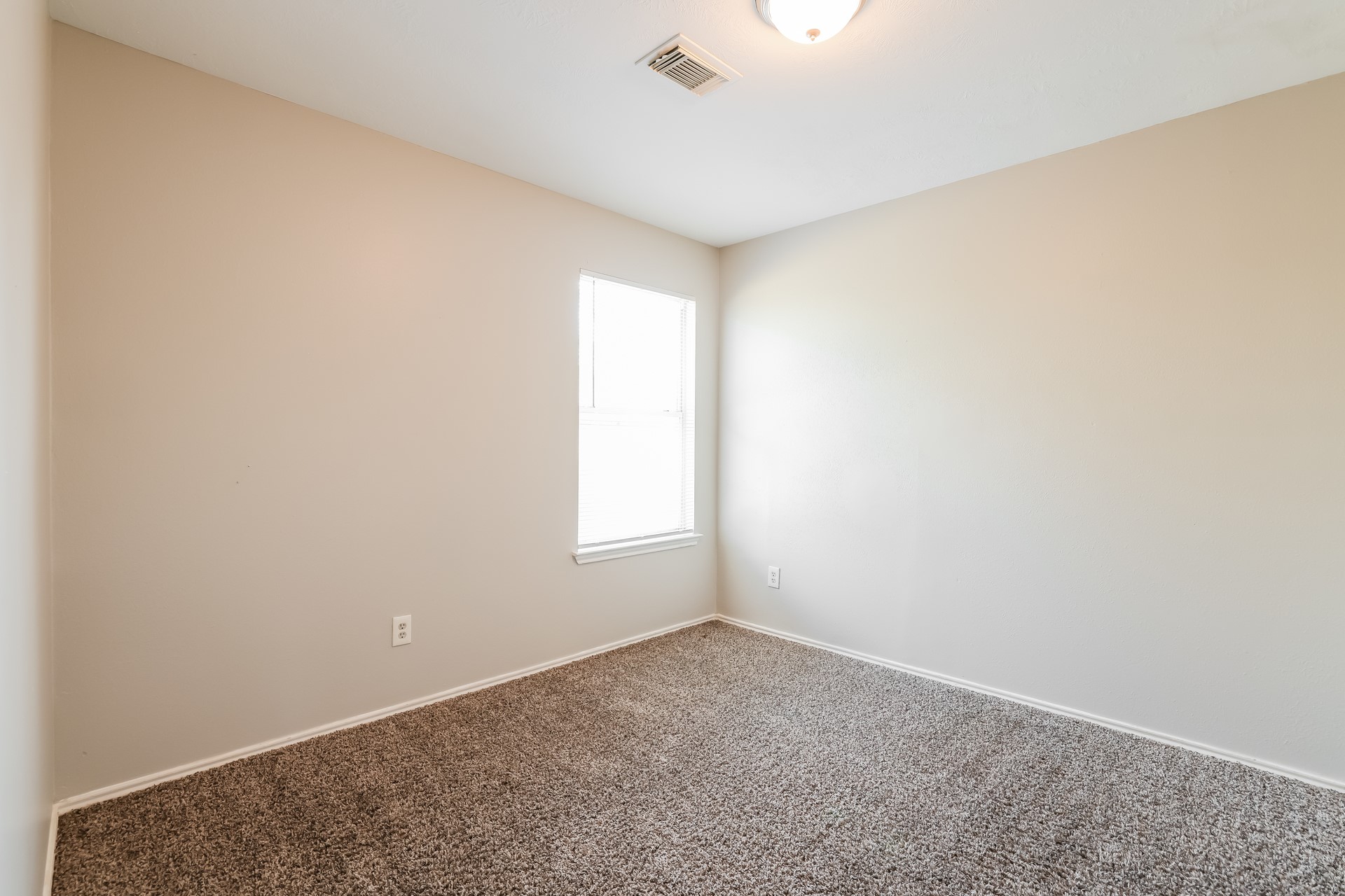 7507 Kennemer Drive Property Photo 10