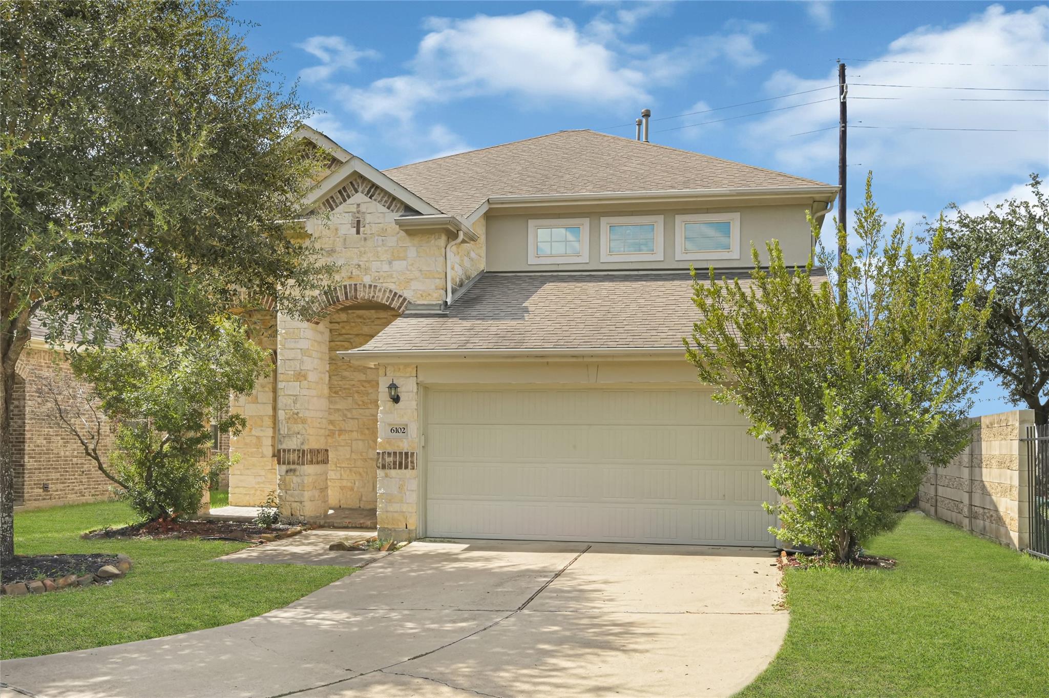 6102 Nicholas Ln Property Photo 2