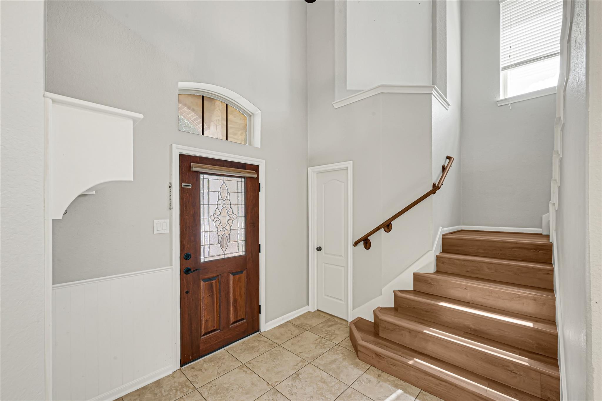 6102 Nicholas Ln Property Photo 4