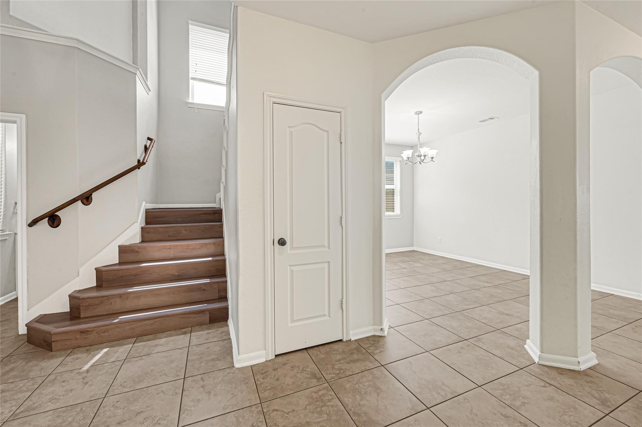 6102 Nicholas Ln Property Photo 7