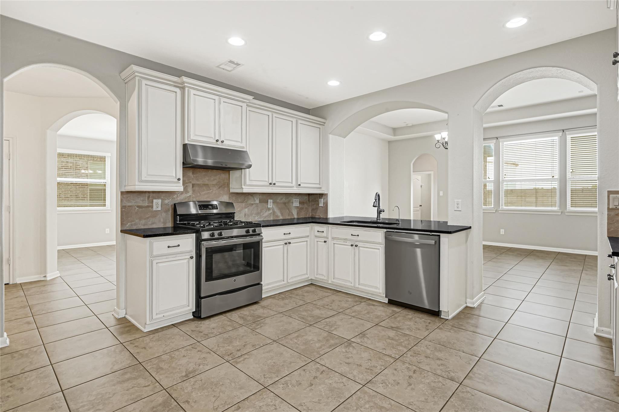 6102 Nicholas Ln Property Photo 11