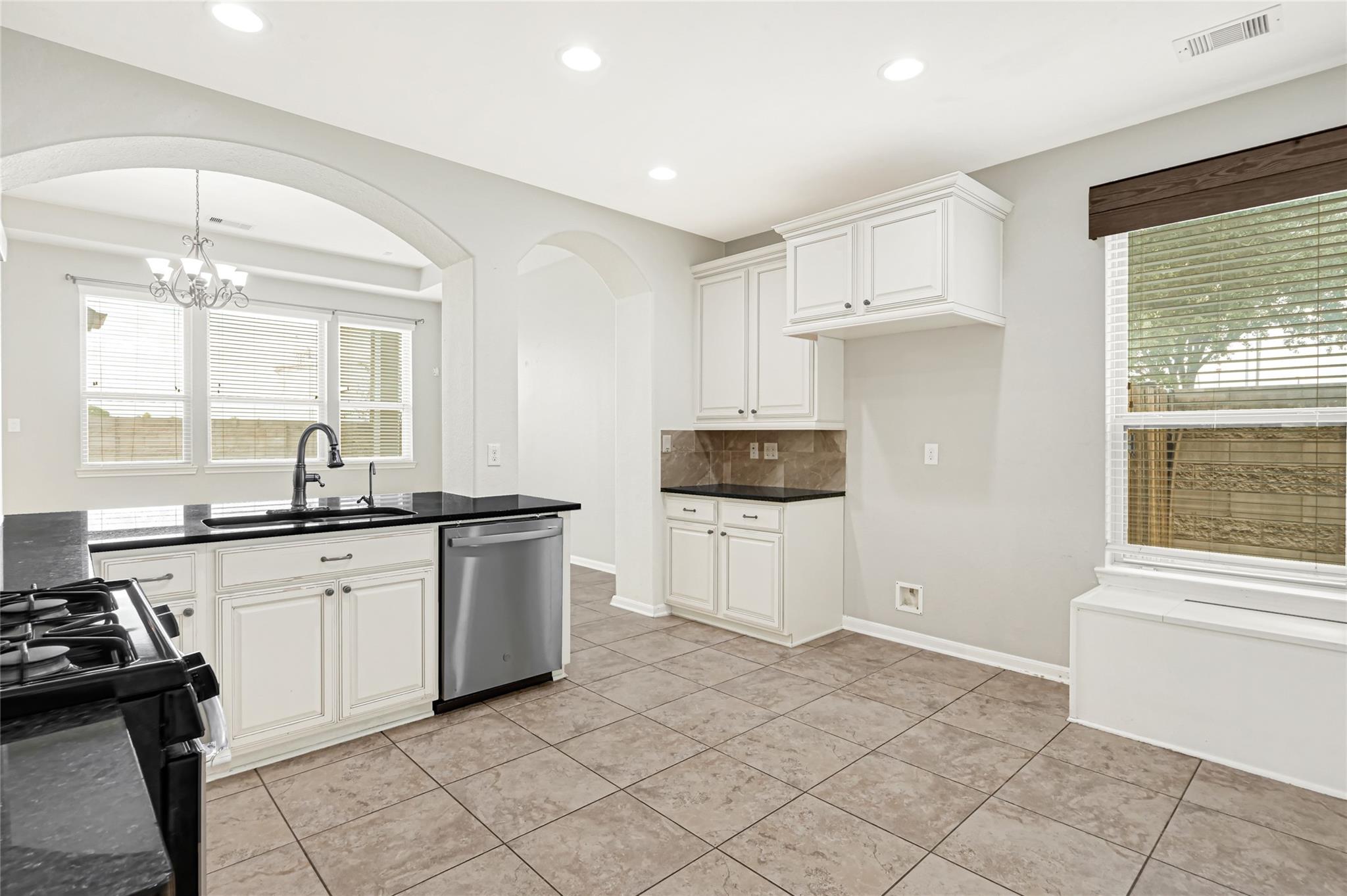 6102 Nicholas Ln Property Photo 13