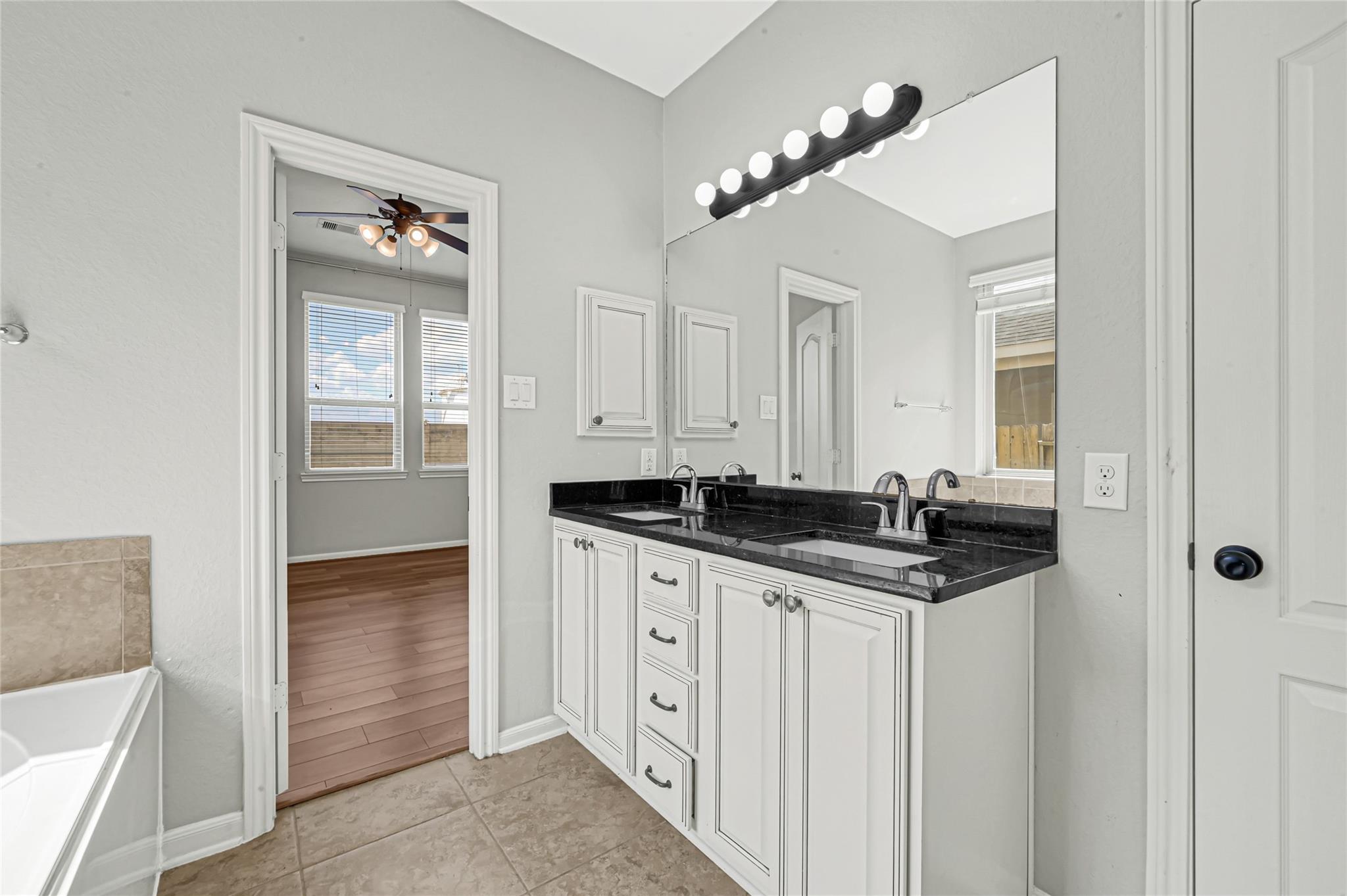 6102 Nicholas Ln Property Photo 17
