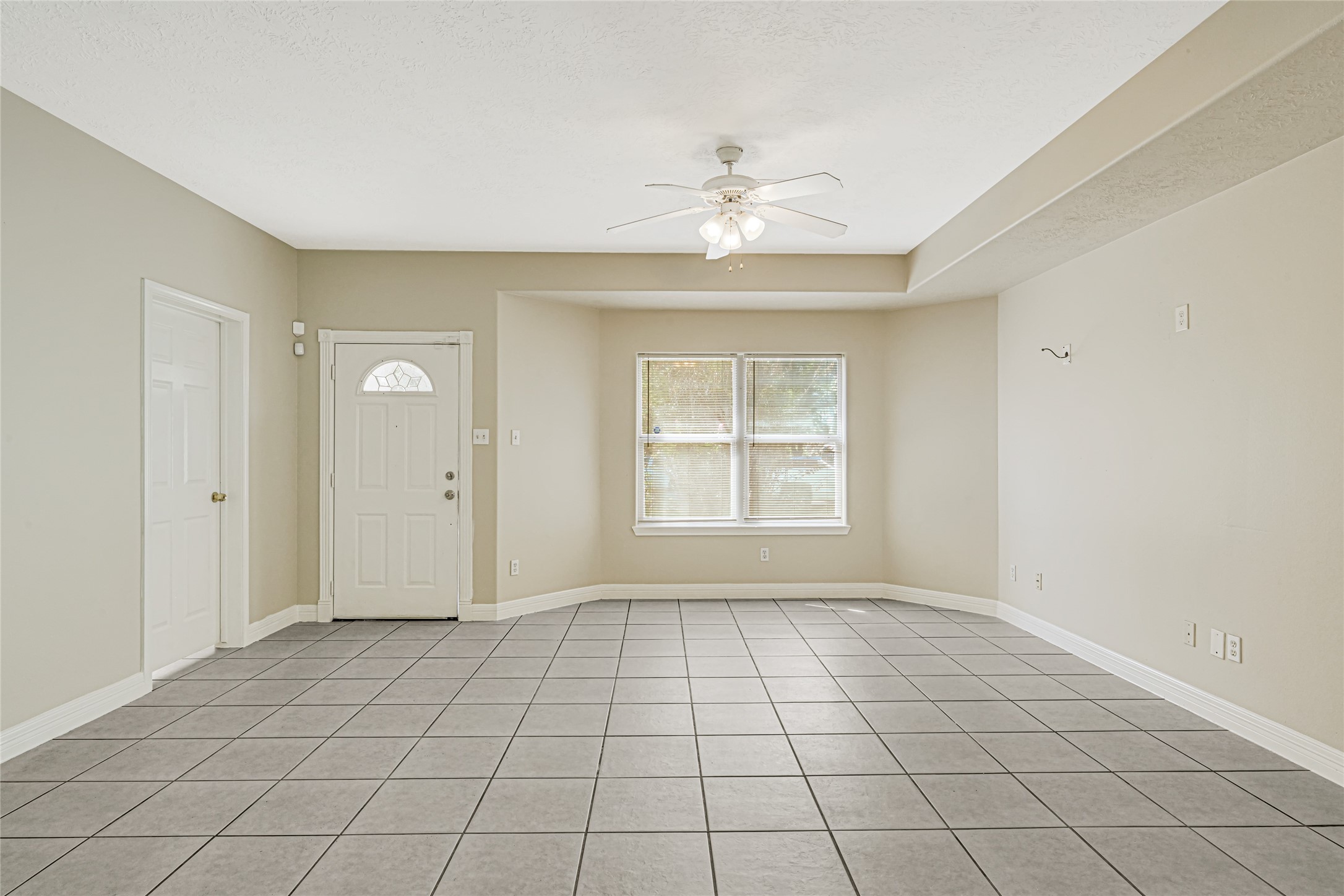 6610 Schambray Street Property Photo 7