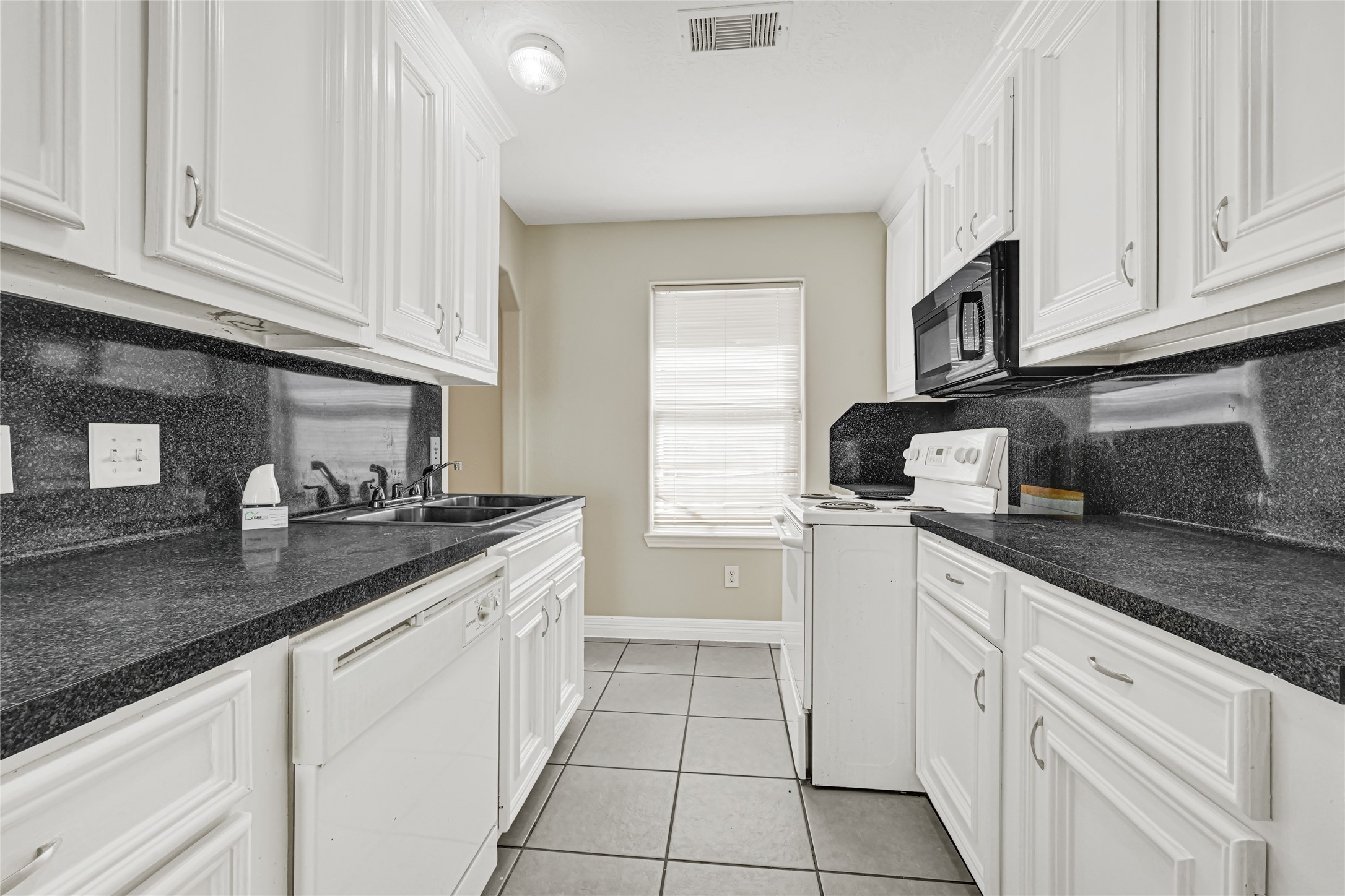 6610 Schambray Street Property Photo 11