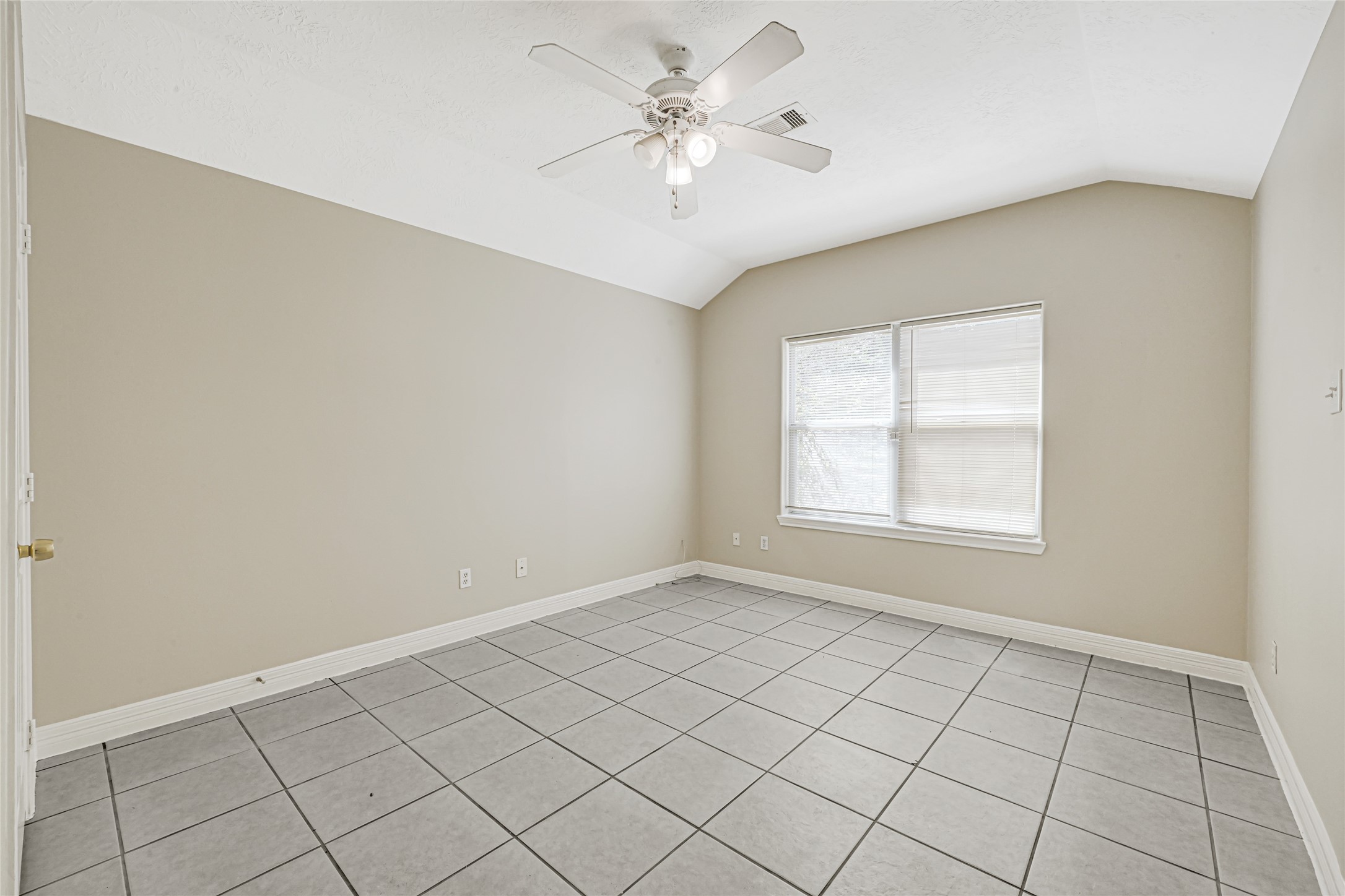 6610 Schambray Street Property Photo 17