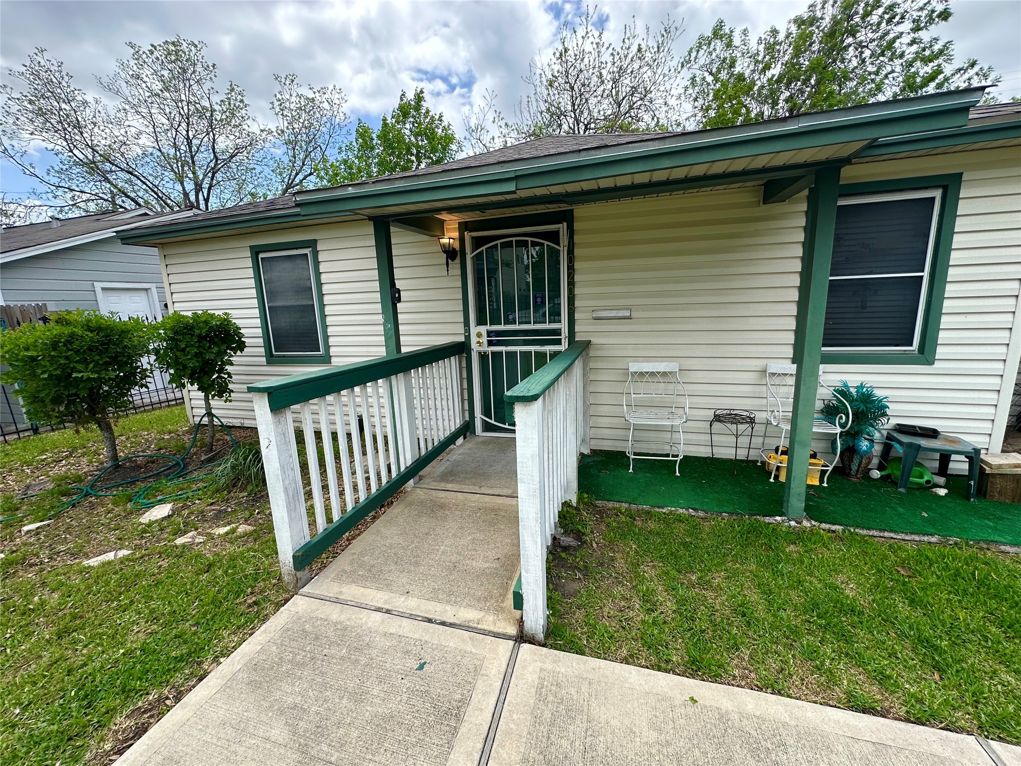 10206 Ashville Drive Property Photo 4