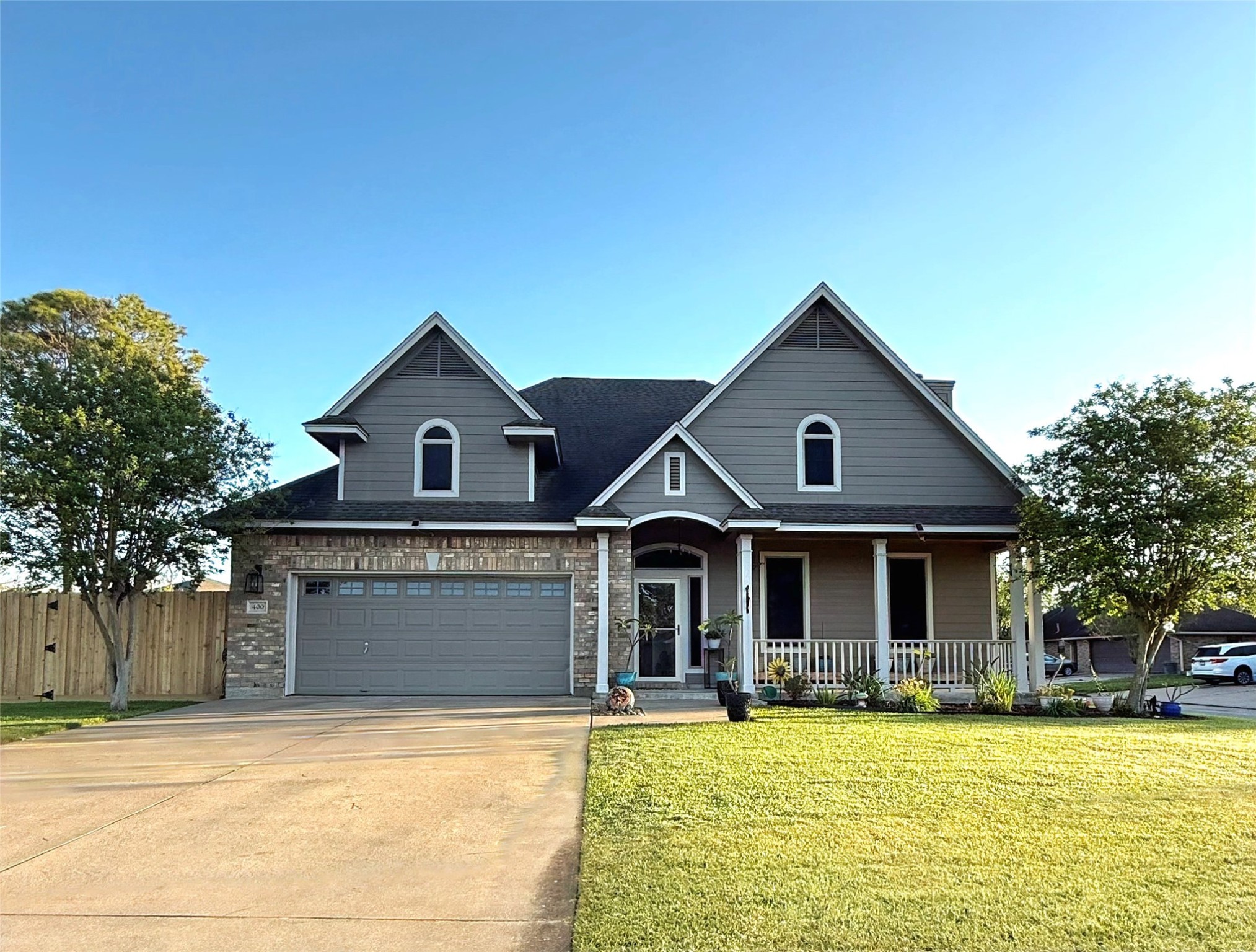 400 S Amherst Drive Property Photo 1