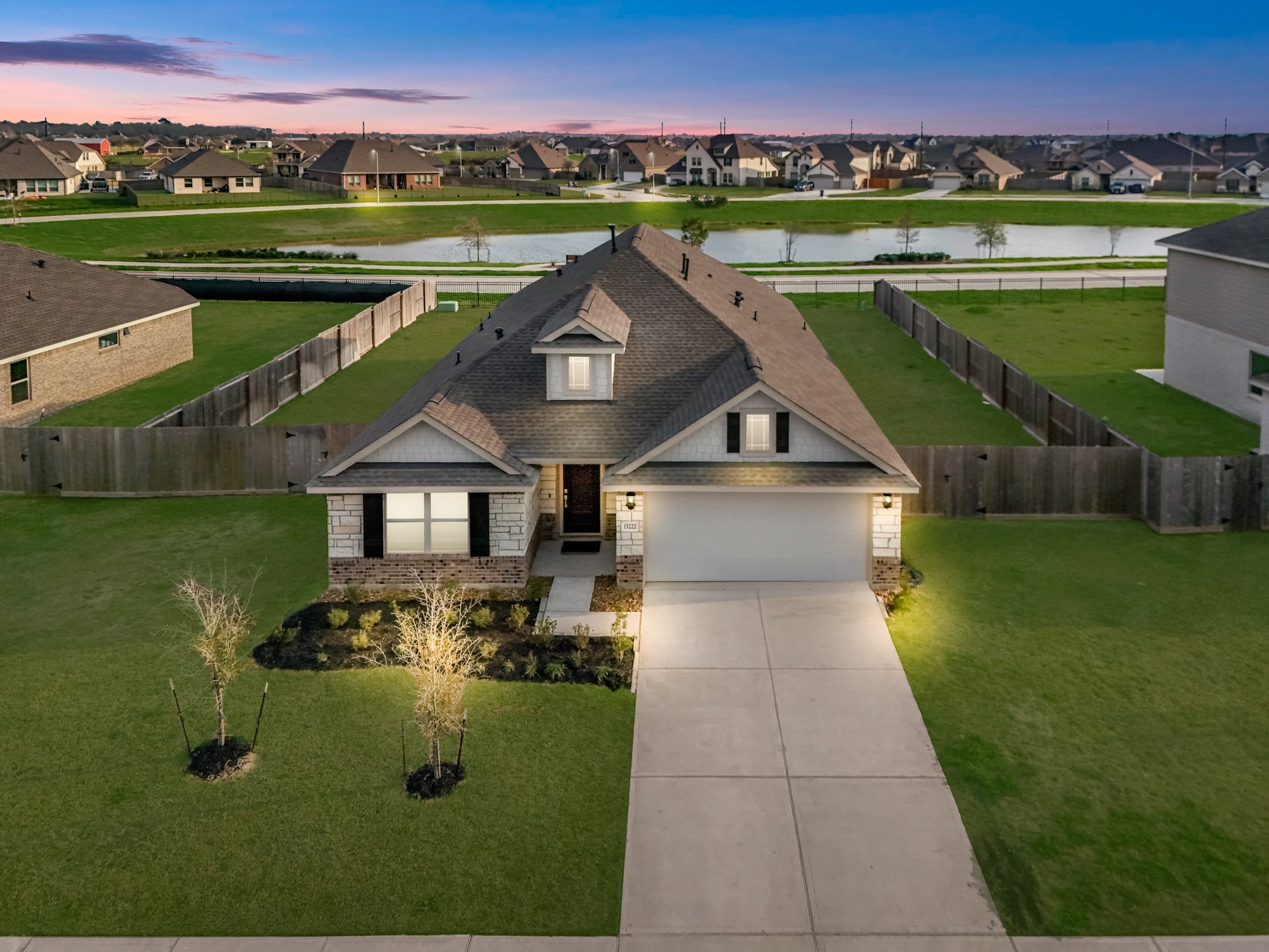 15222 Lakewood Avenue Property Photo