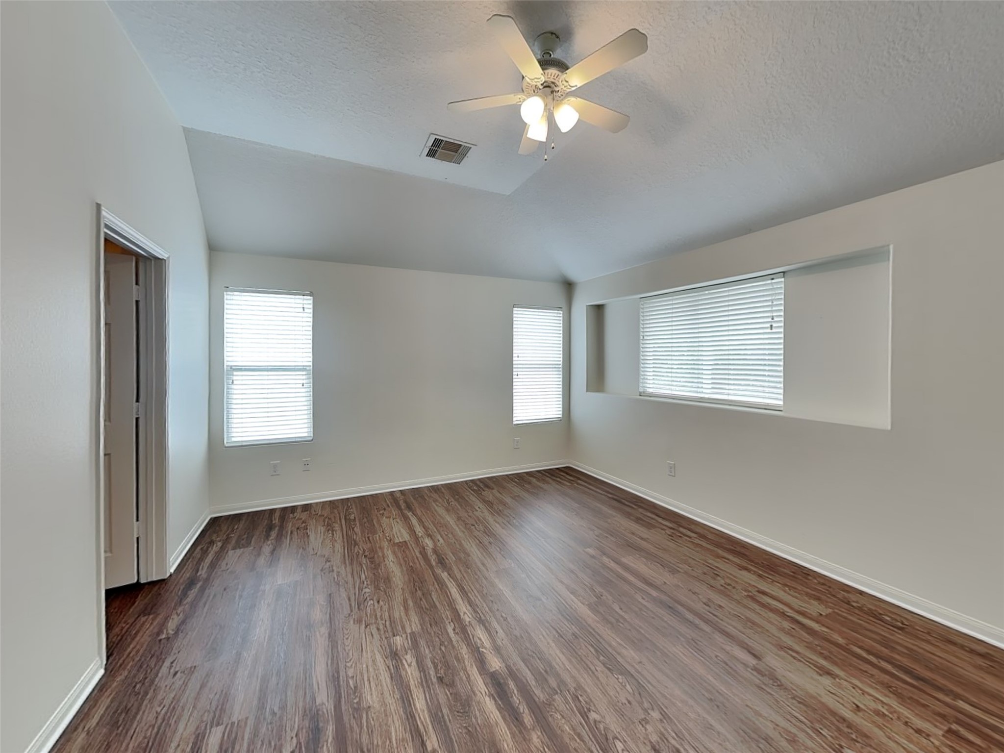 3631 Barkers Crossing Avenue Property Photo 15