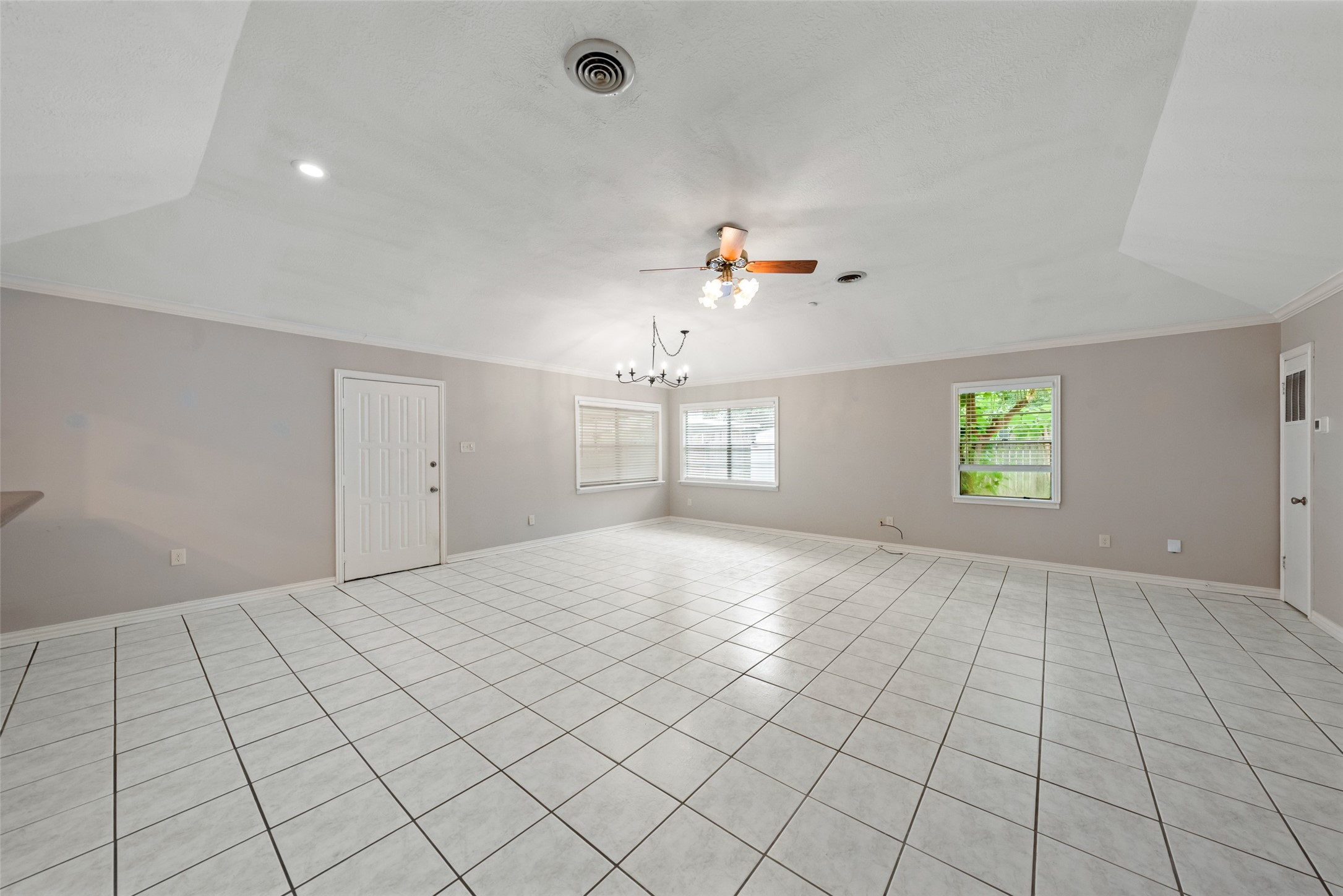 2322 Ansbury Drive Property Photo 9