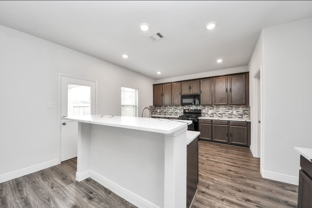 7638 Nevaeh Crest Path Property Photo 12