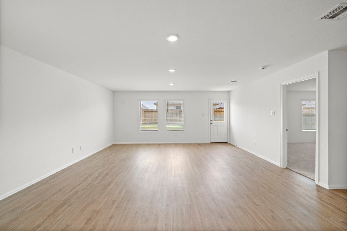 1524 Twilight Green Drive Property Photo 3
