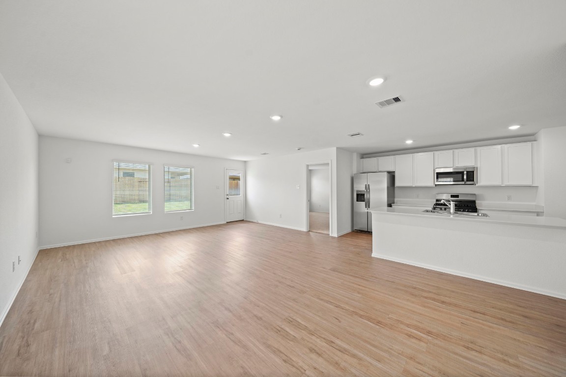 1524 Twilight Green Drive Property Photo 4
