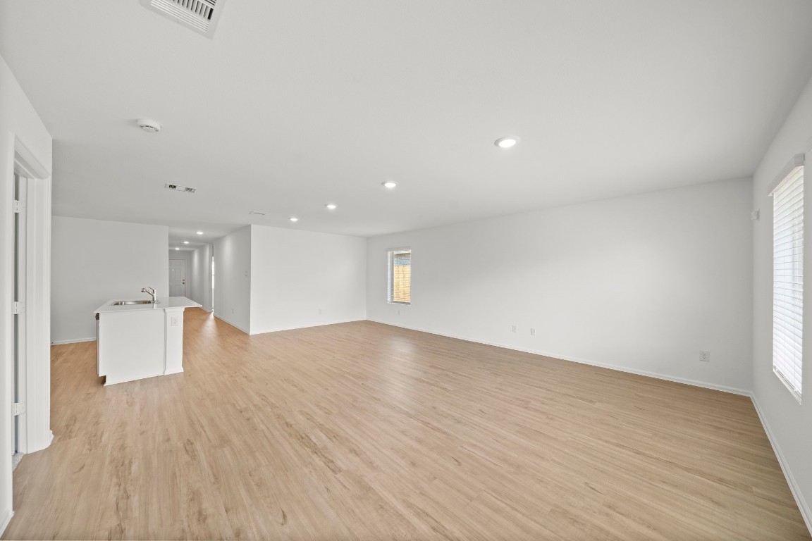 1524 Twilight Green Drive Property Photo 6