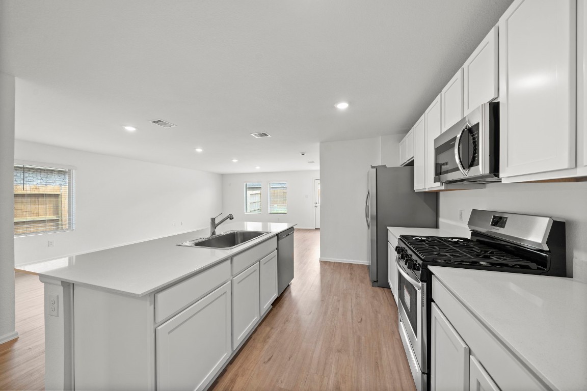 1524 Twilight Green Drive Property Photo 8