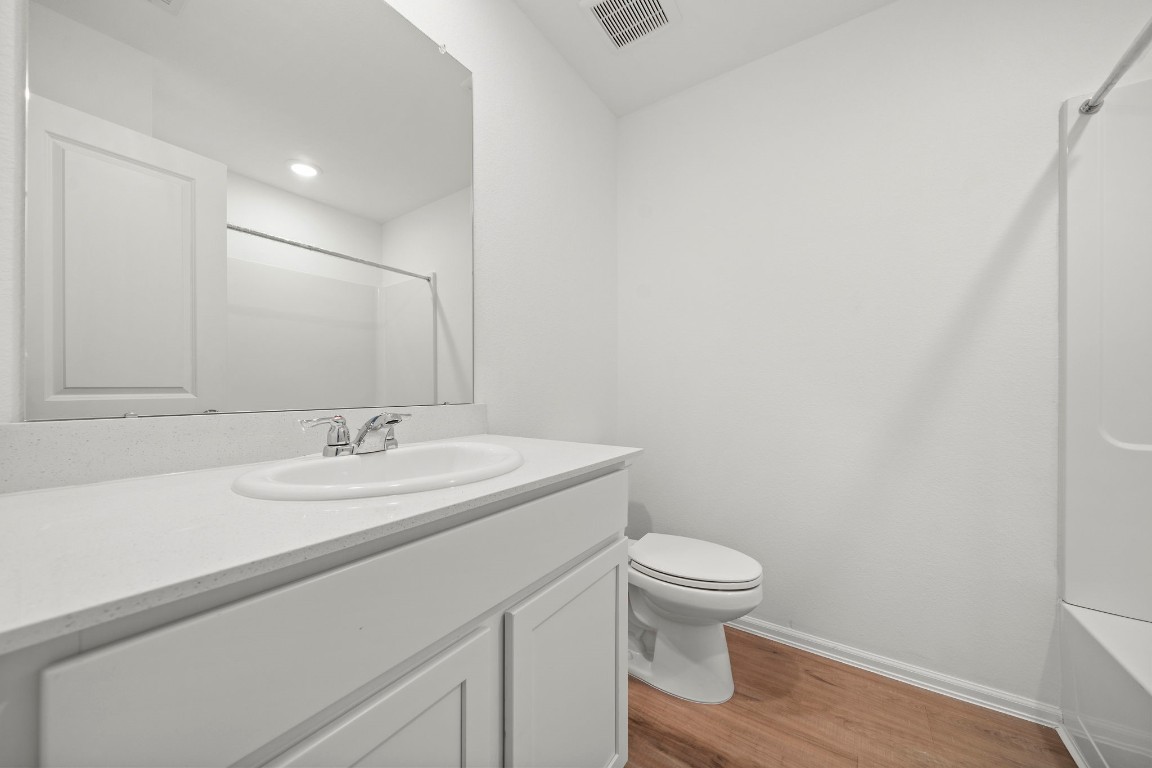 1524 Twilight Green Drive Property Photo 15