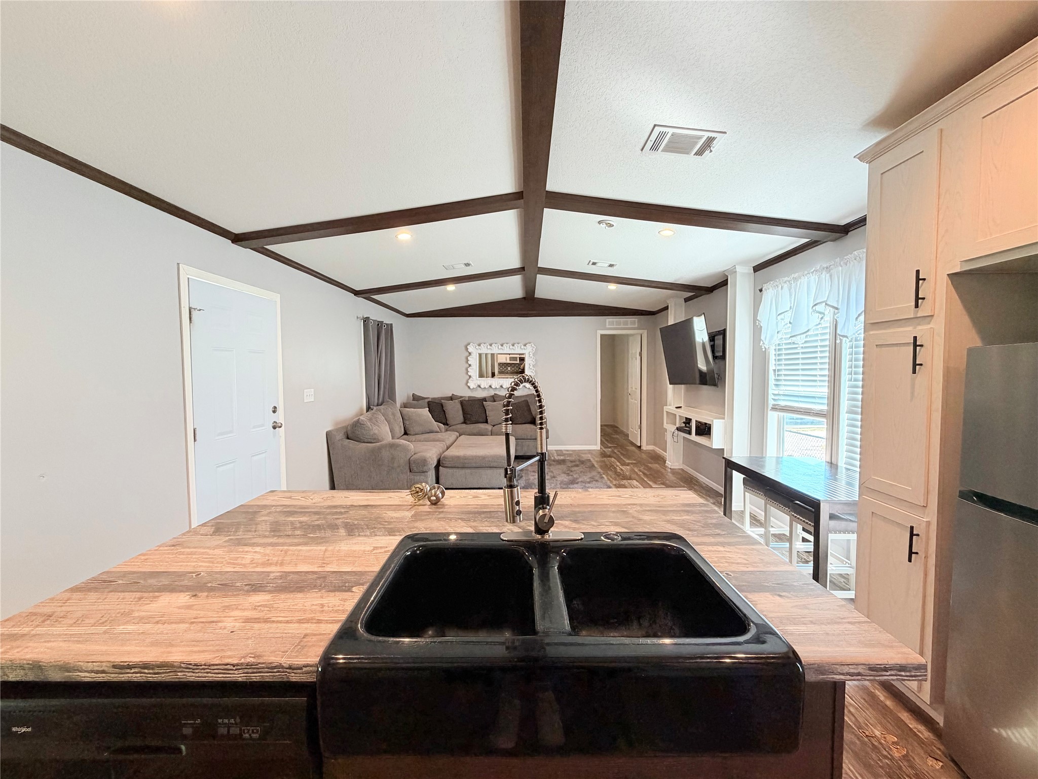 21246 White Oak Drive Property Photo 8