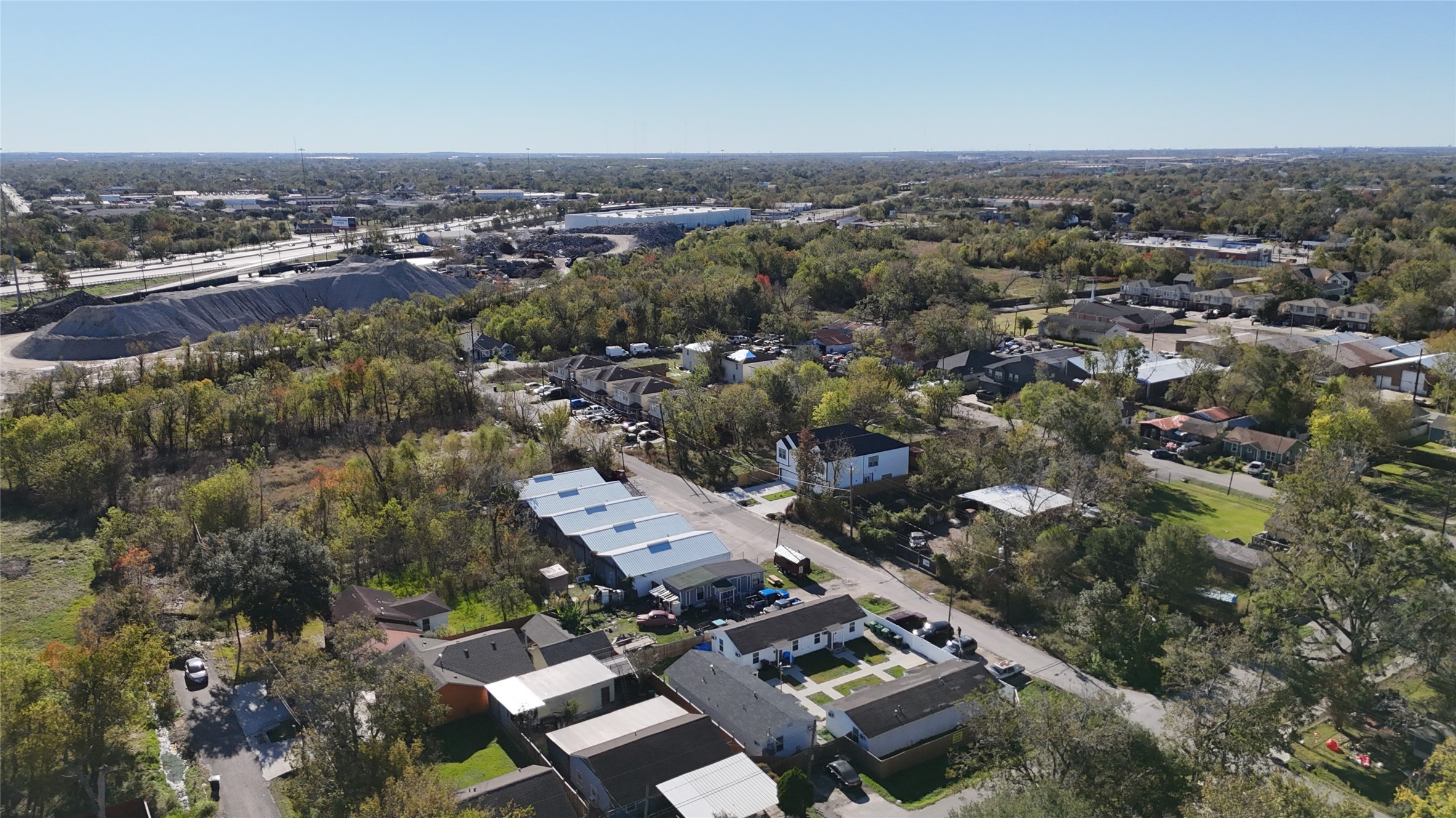 6901 Dumble Street Property Photo 4